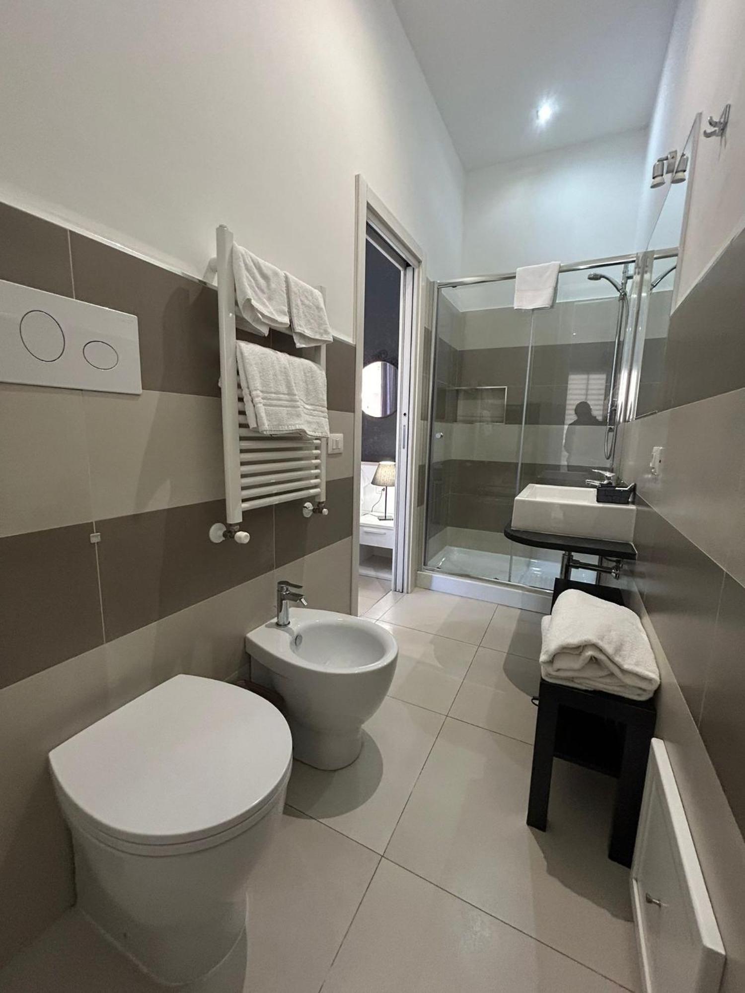 Double Room Private Bathroom