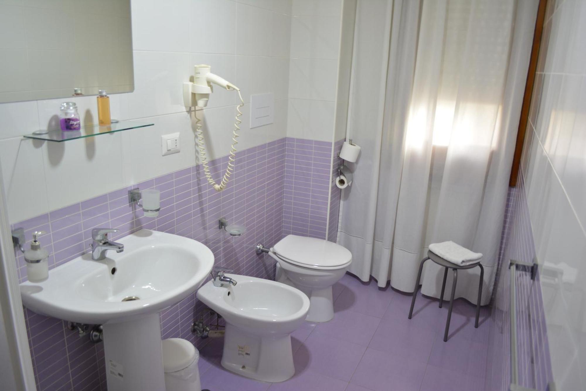 Large Double or Twin Room