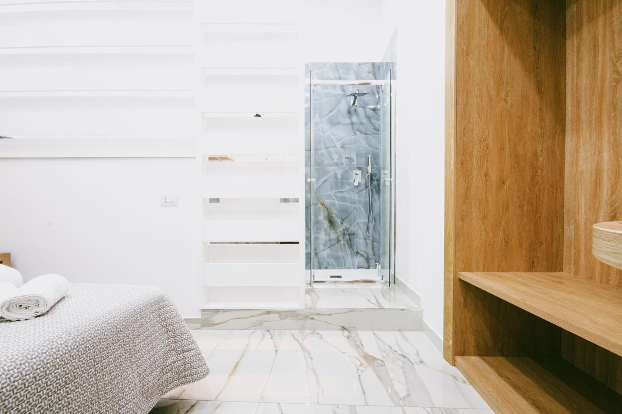 Double Room Private Bathroom
