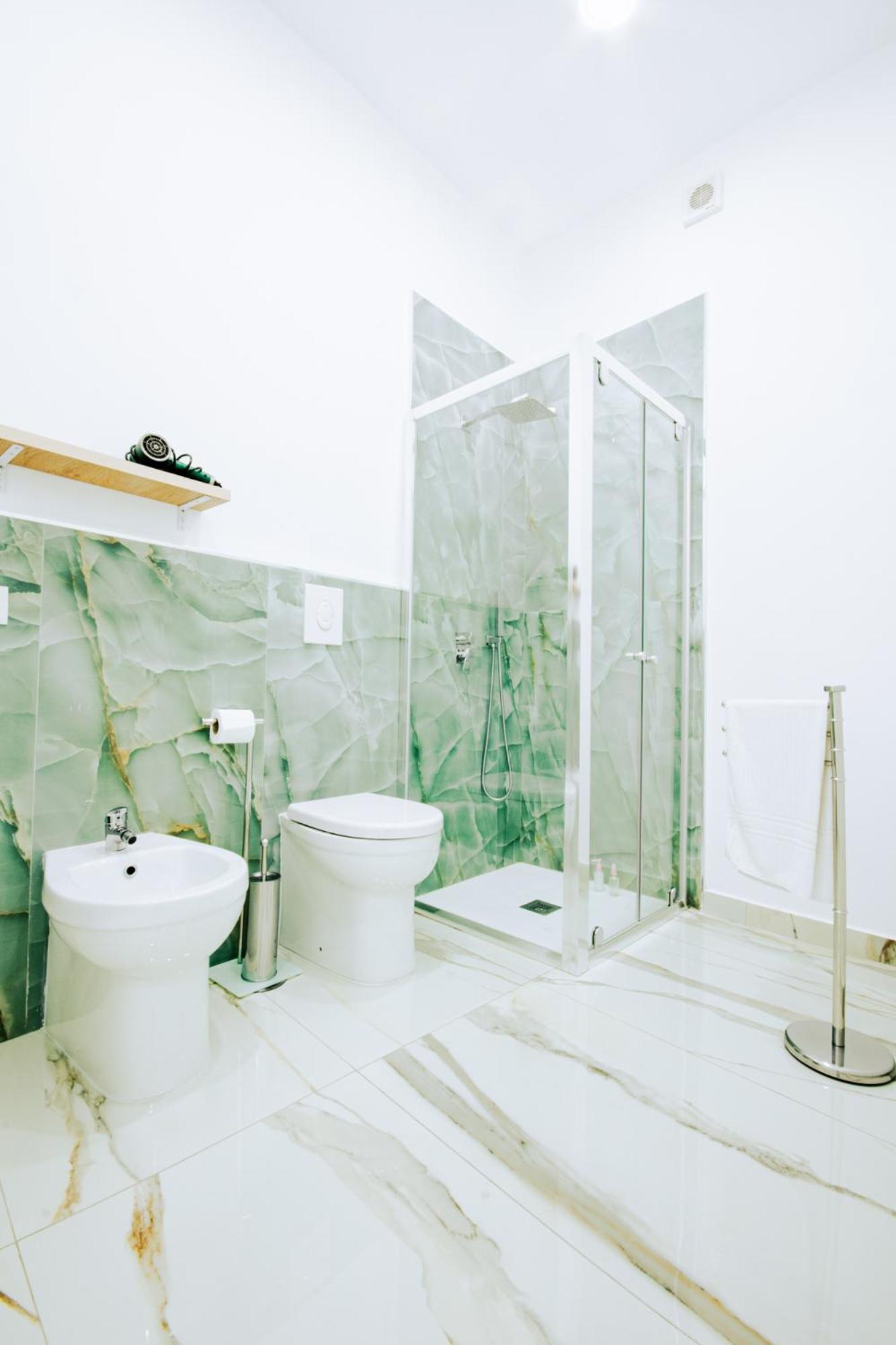 Quadruple Room Bathroom