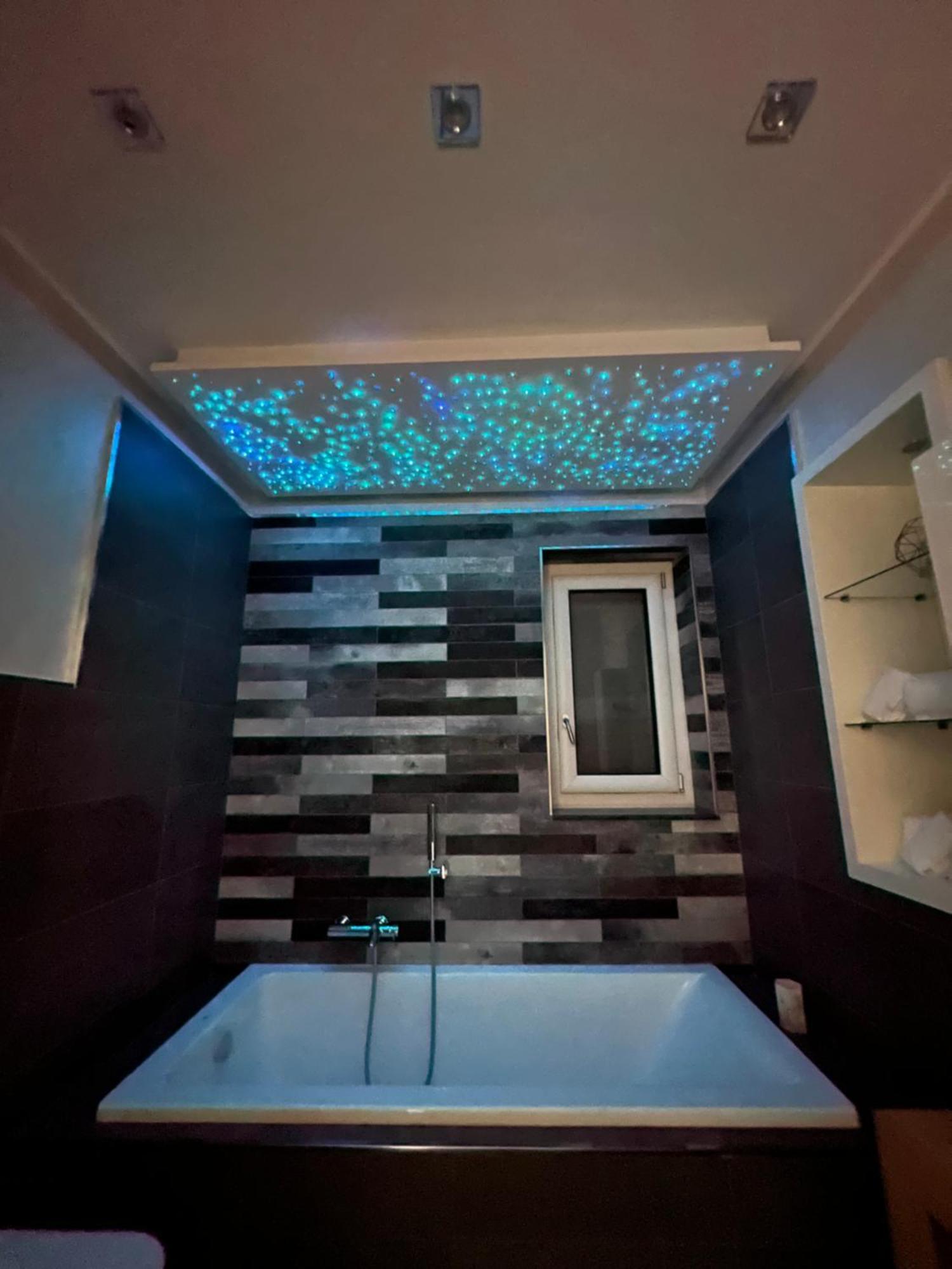 King Room Spa Bath