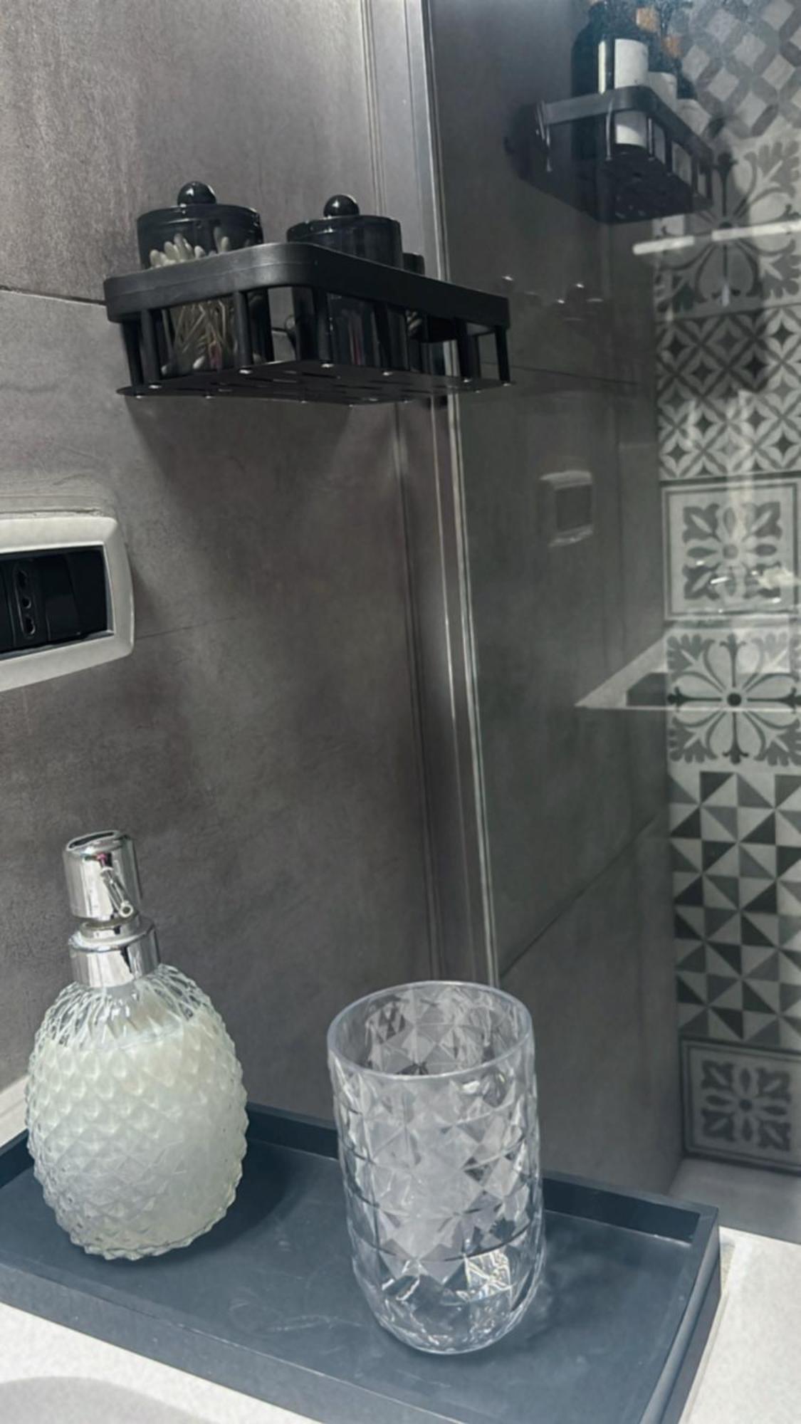 Quadruple Room Shower