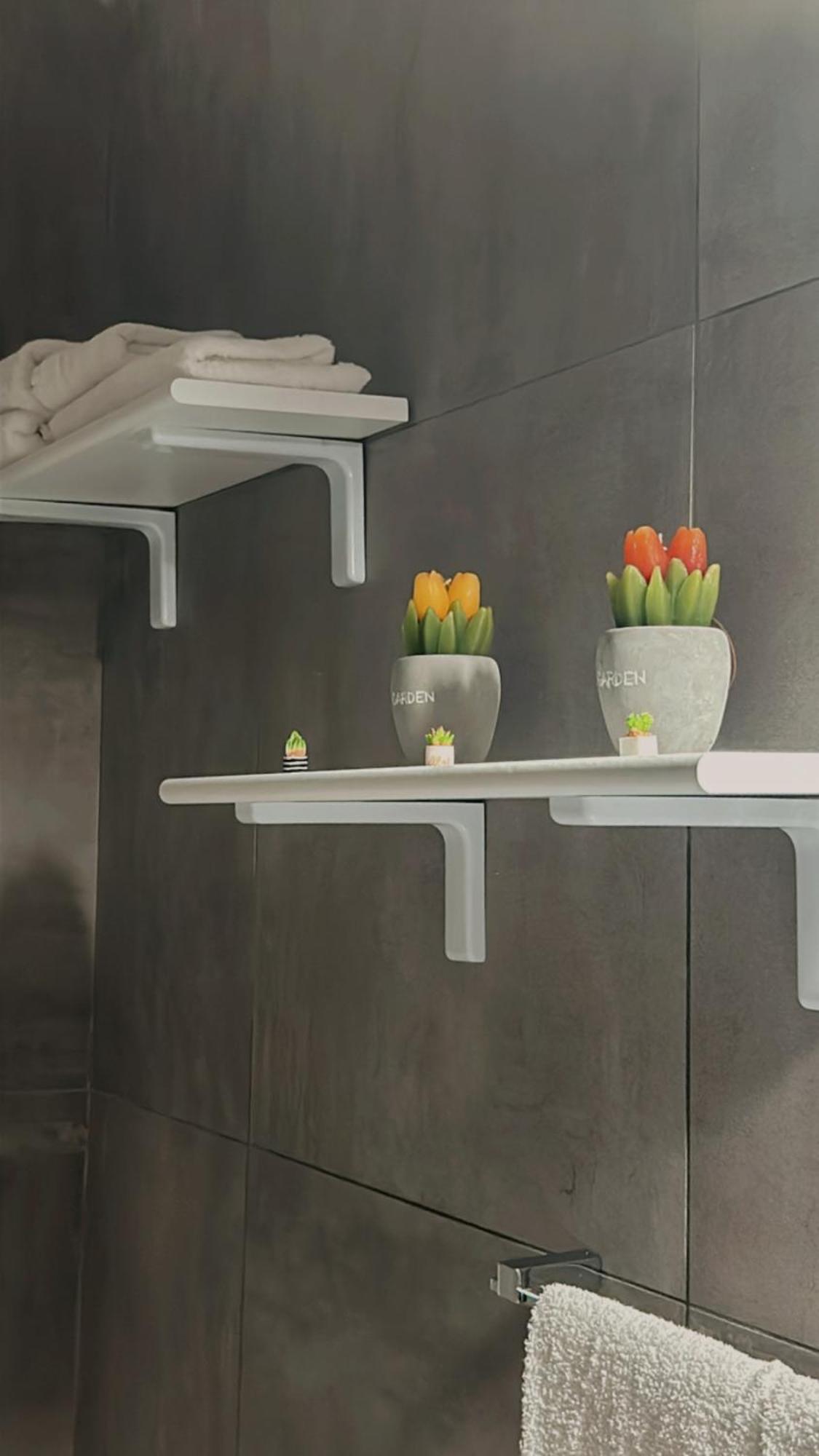 Quadruple Room Shower