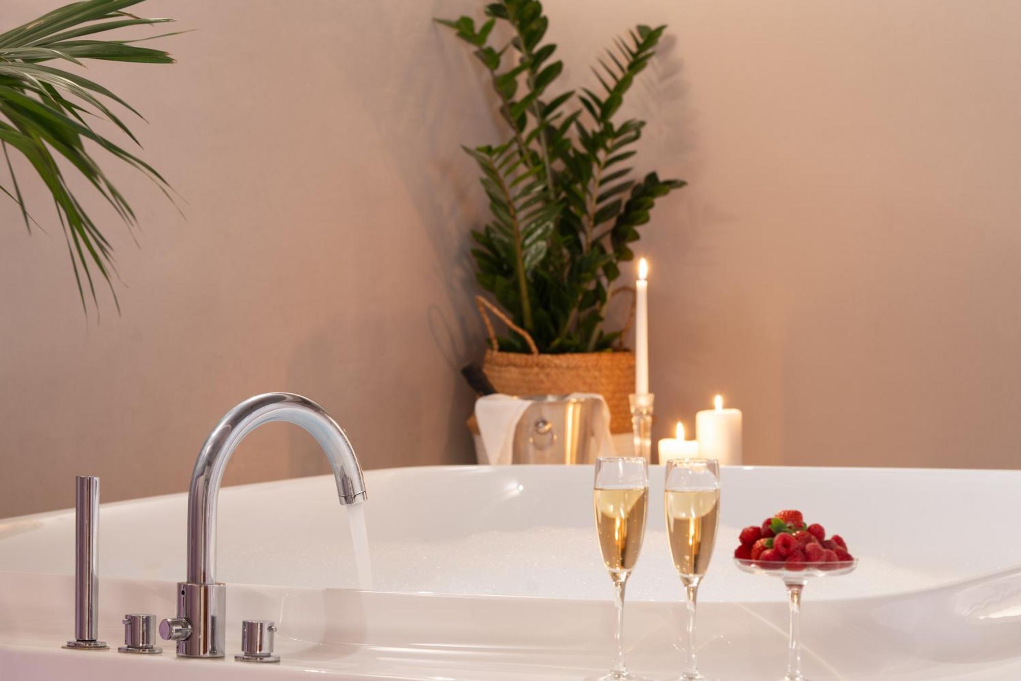 Queen Suite Spa Bath