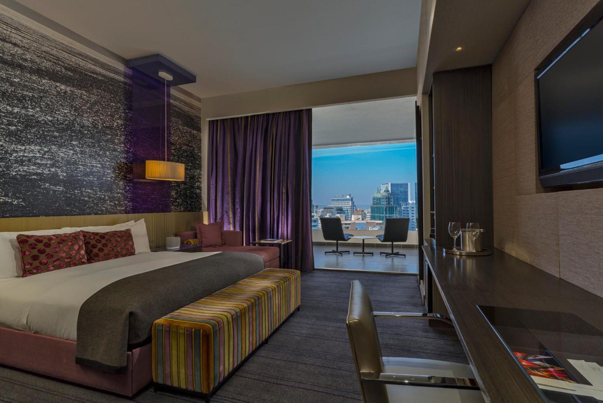 Spectacular King Guest room 1 King City view Balcony