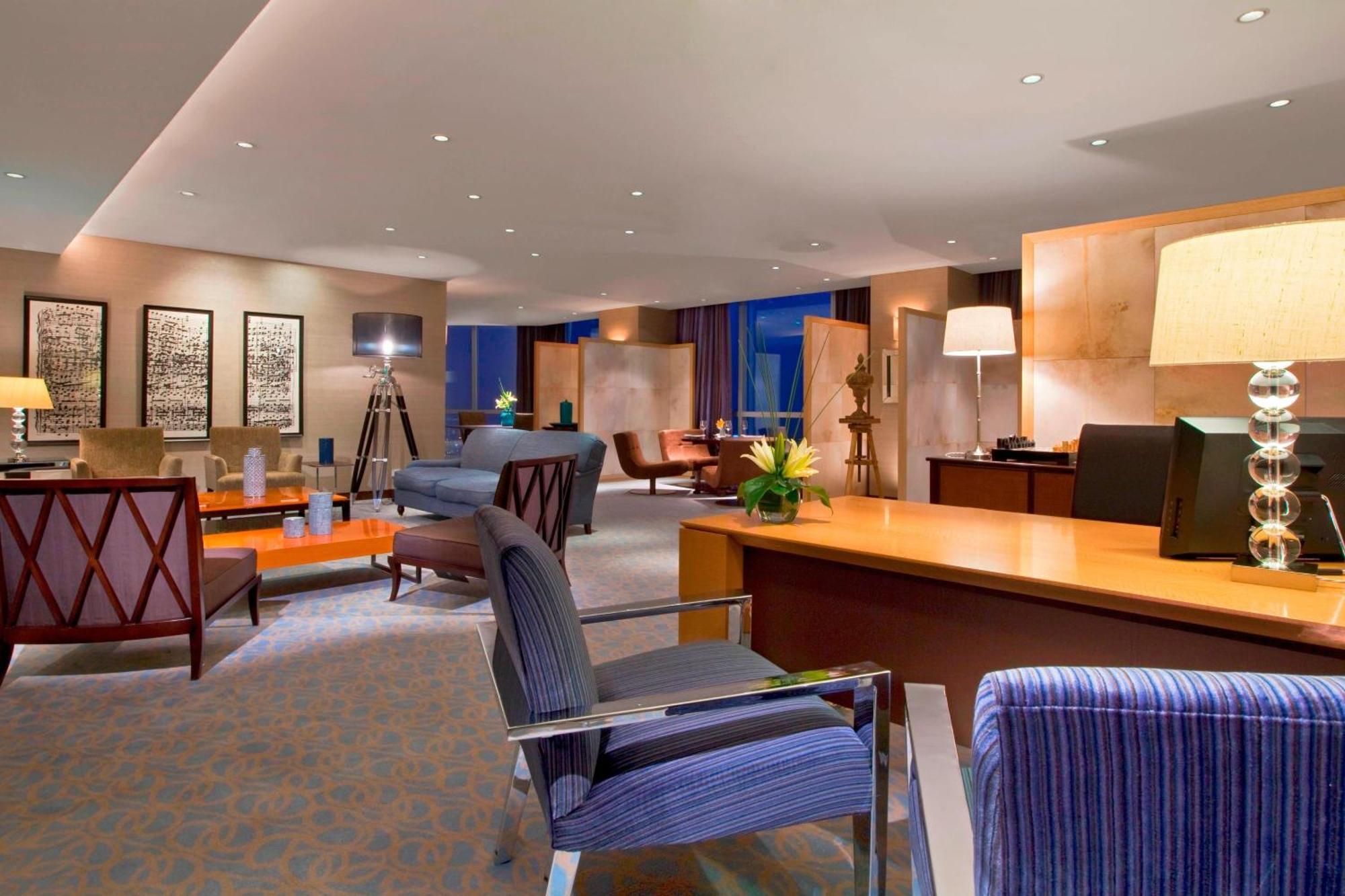 Presidential Suite Club Lounge Access Presidential Suite 1 King High Floor