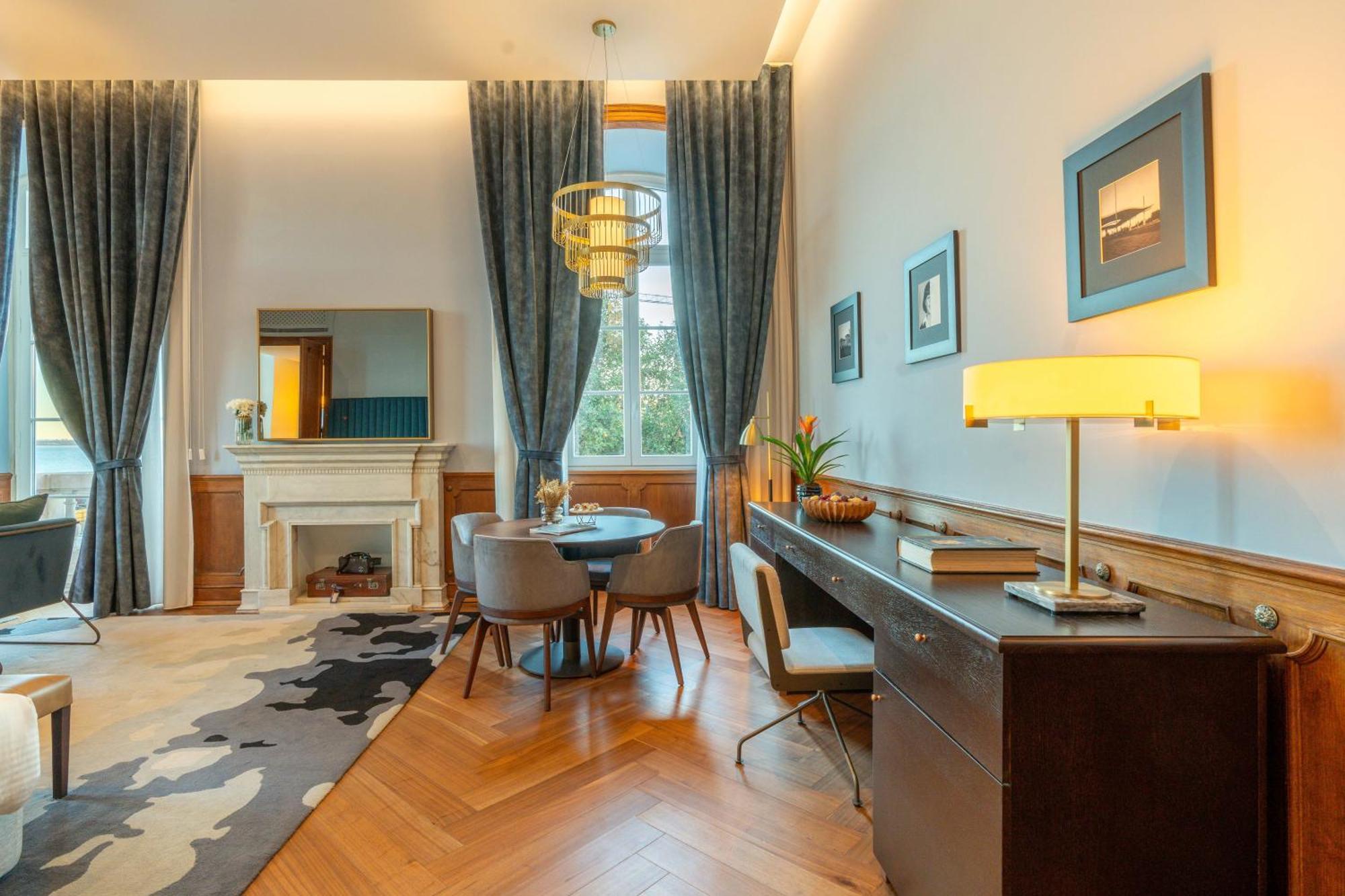 King Suite River View