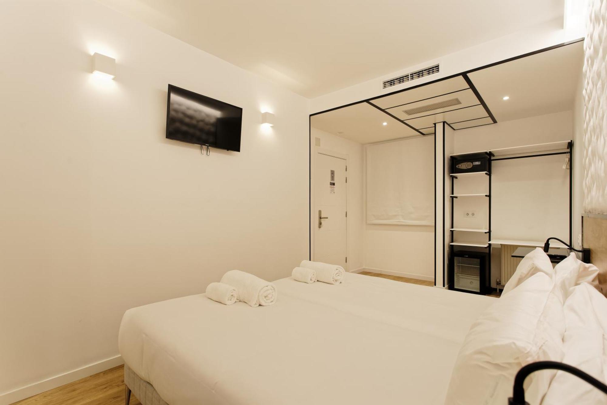 Interior Economy Twin Room