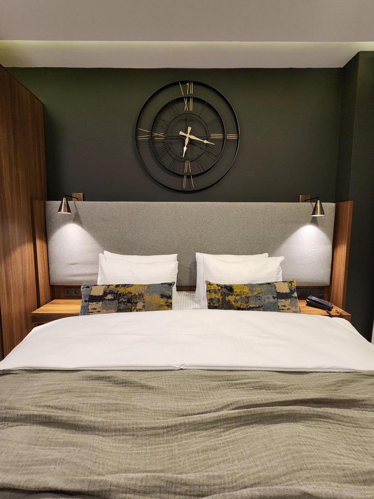 Panoramic Deluxe King Room