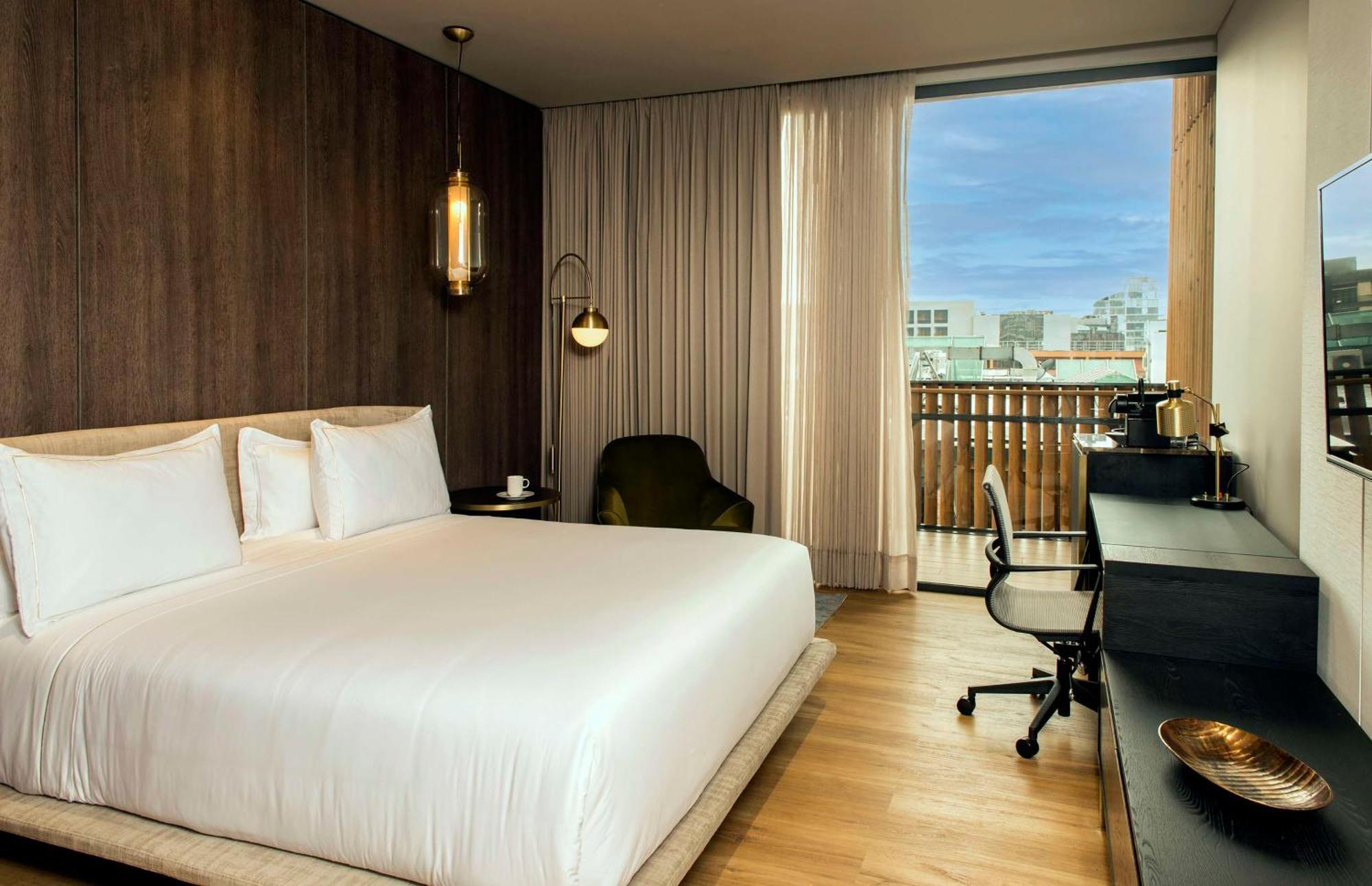 One-Bedroom King Room Balcony