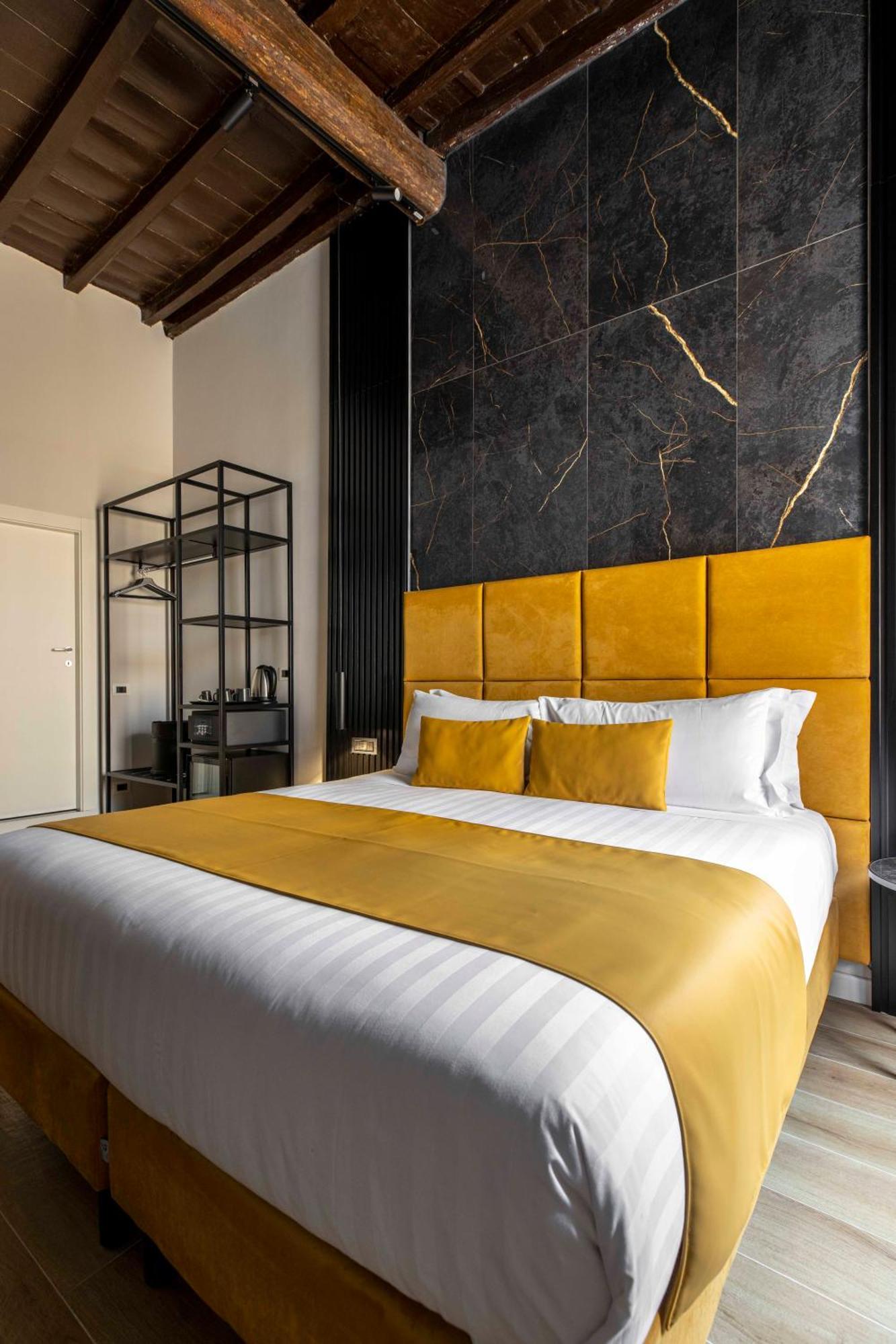 Deluxe Two-Bedroom Apartment