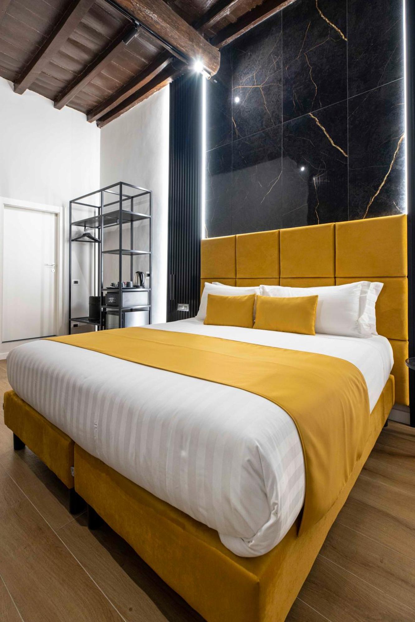 Deluxe Two-Bedroom Apartment