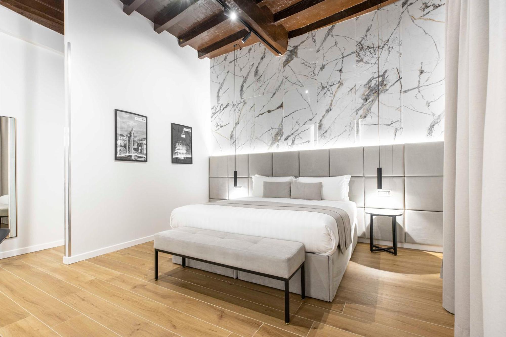 Deluxe Two-Bedroom Apartment