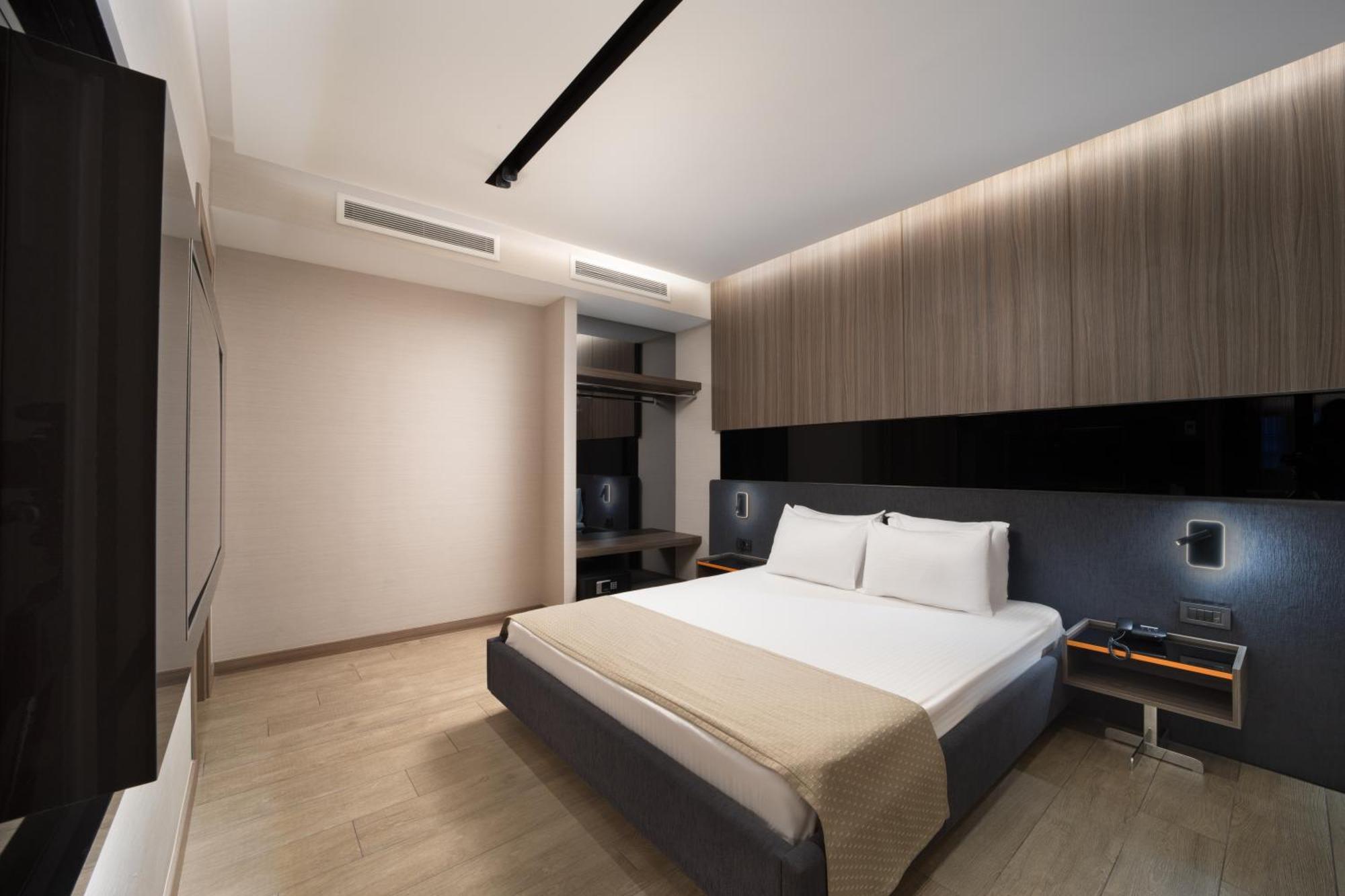King Suite with Spa Bath