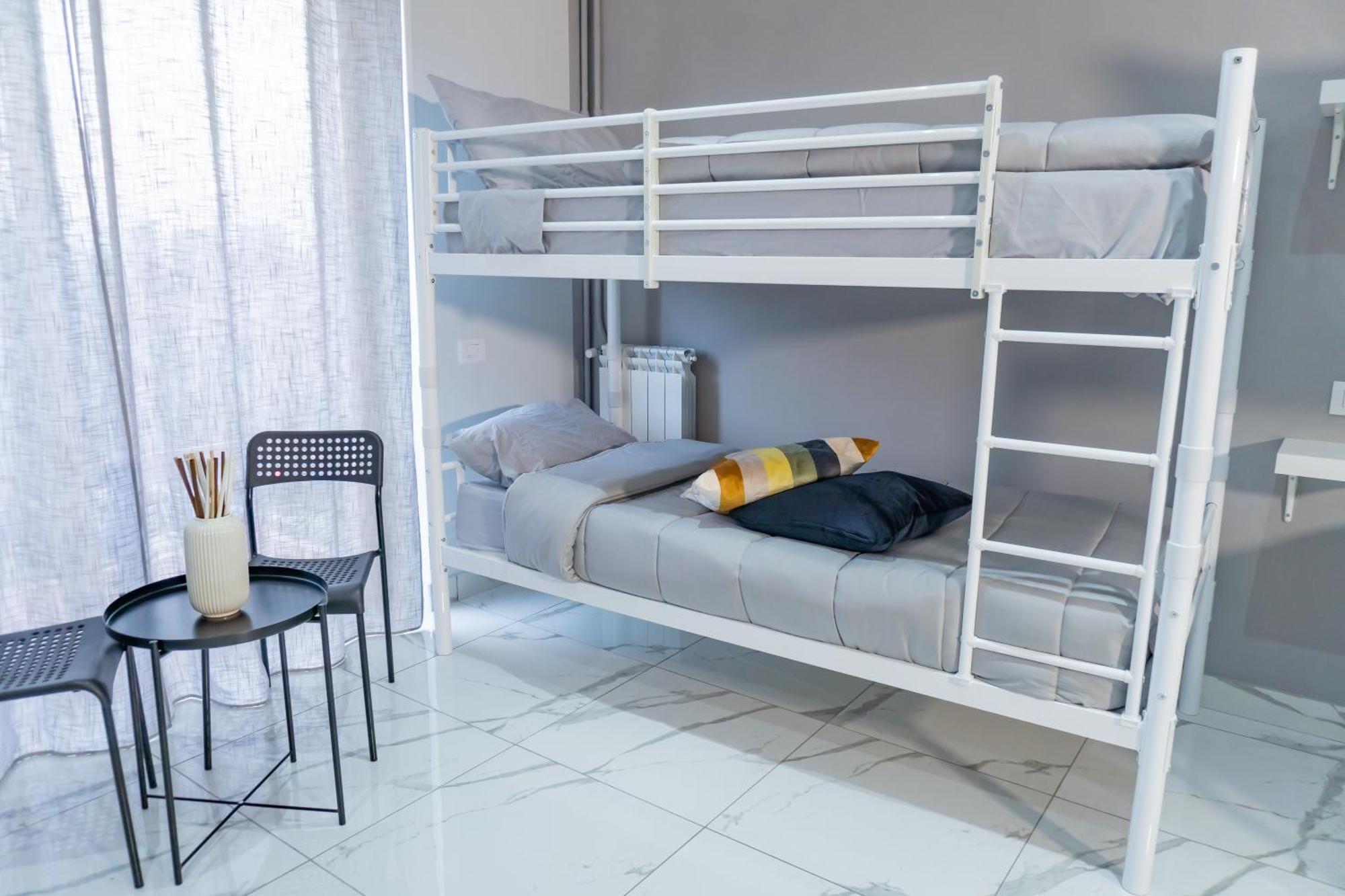Bed 6-Bed Mixed Dormitory Room