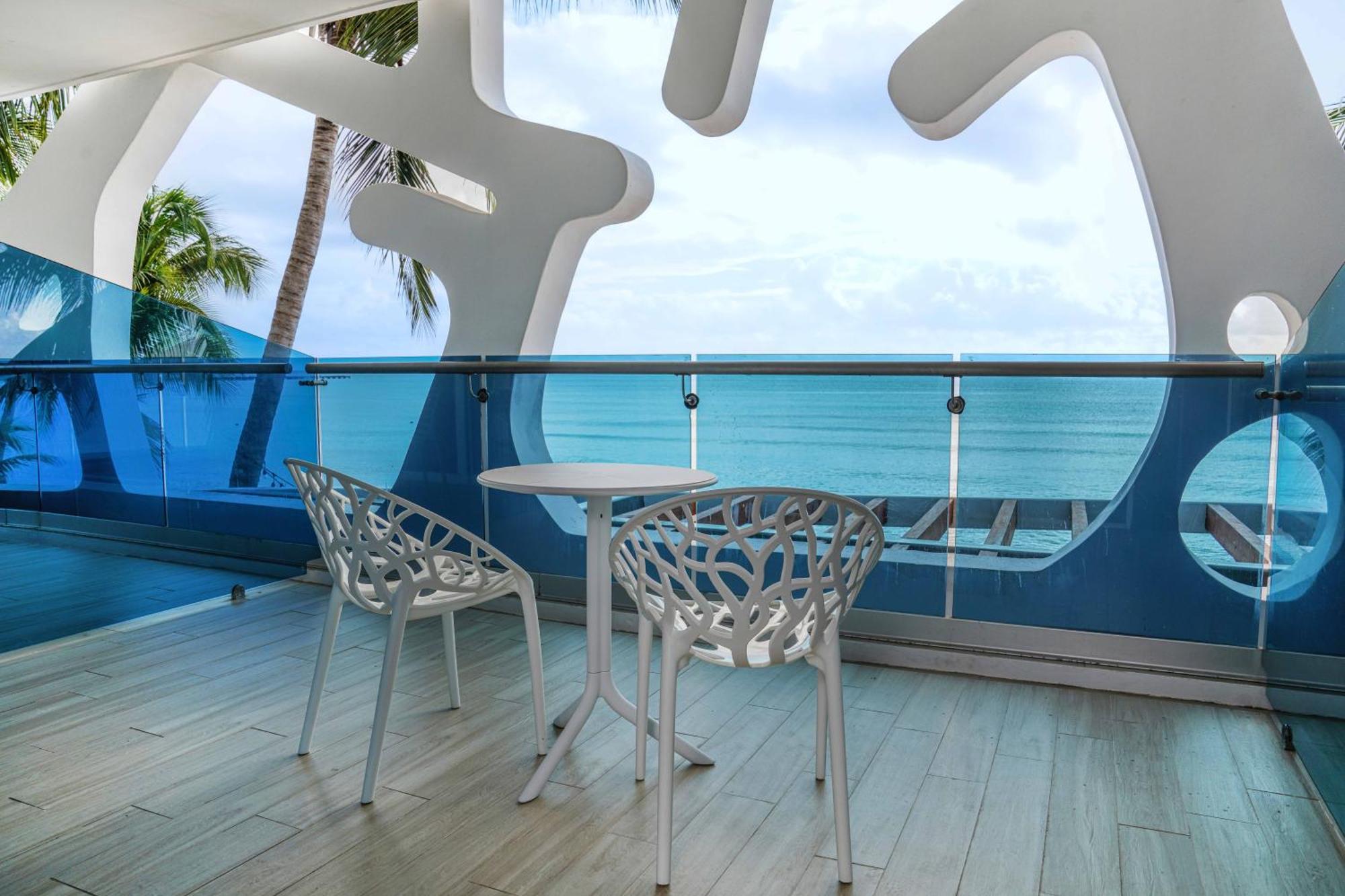 Ocean Front Suite