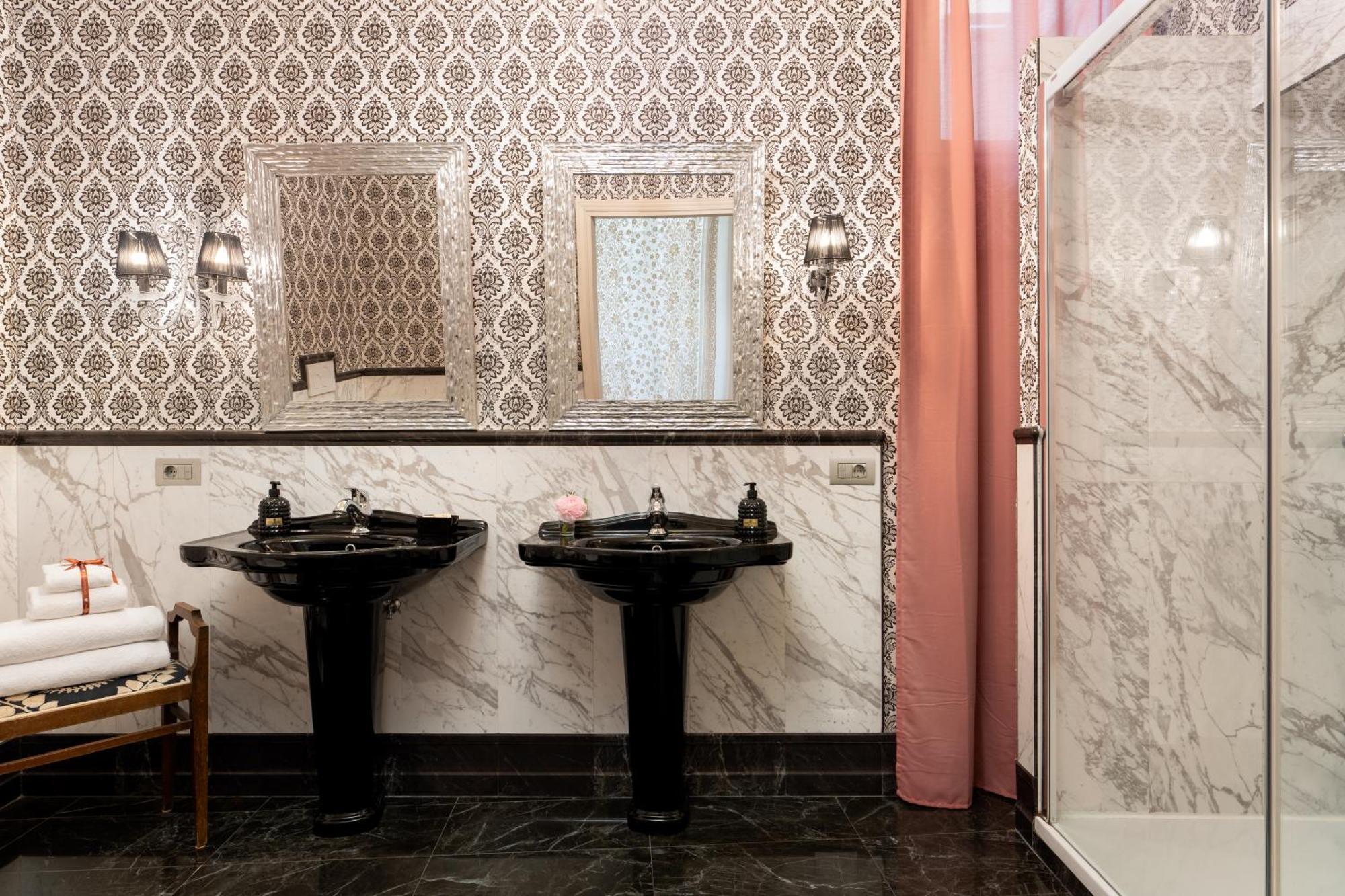 King Suite Whirlpool