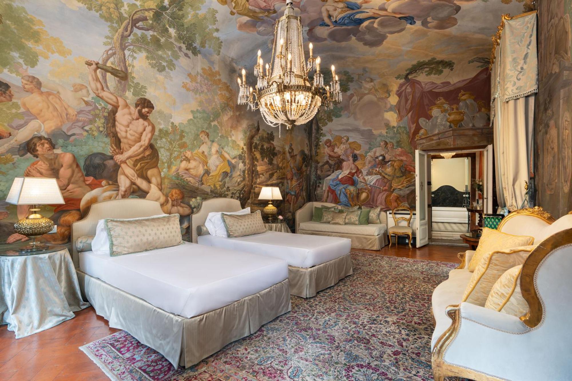 King Suite Whirlpool