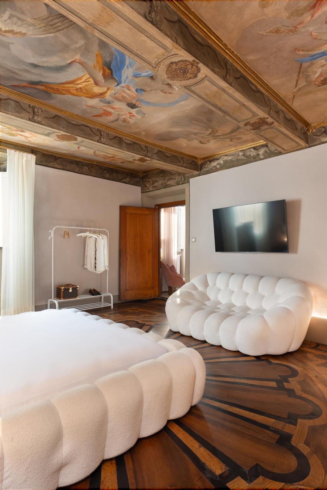 Queen Suite Spa Bath