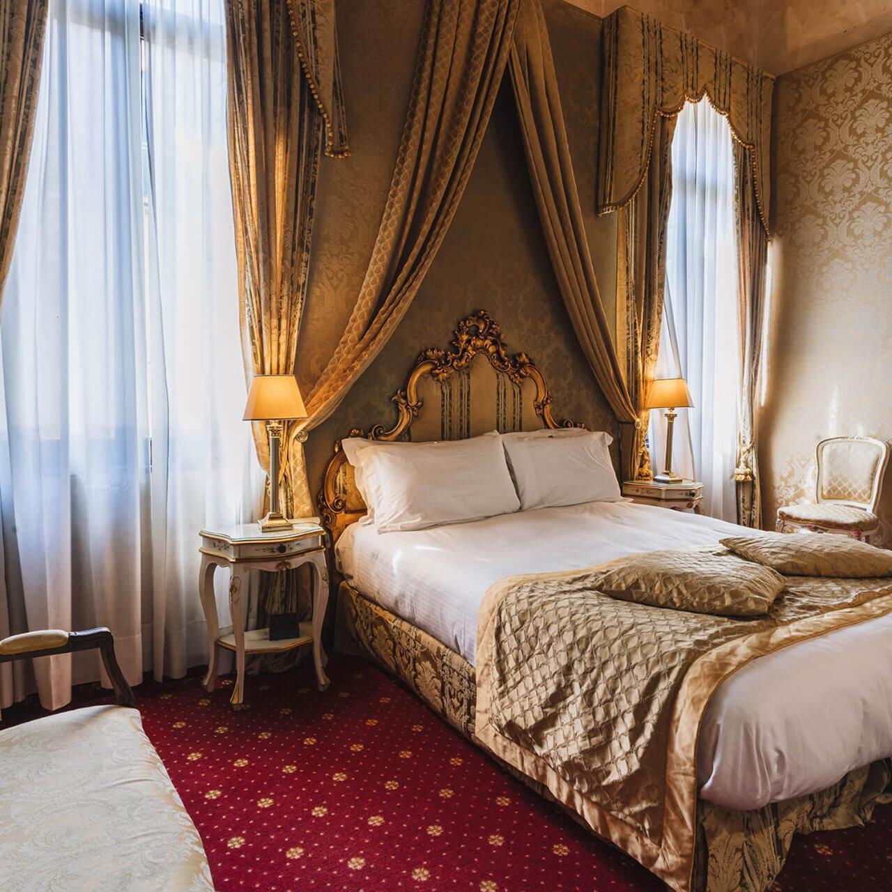 Suite with Canal View