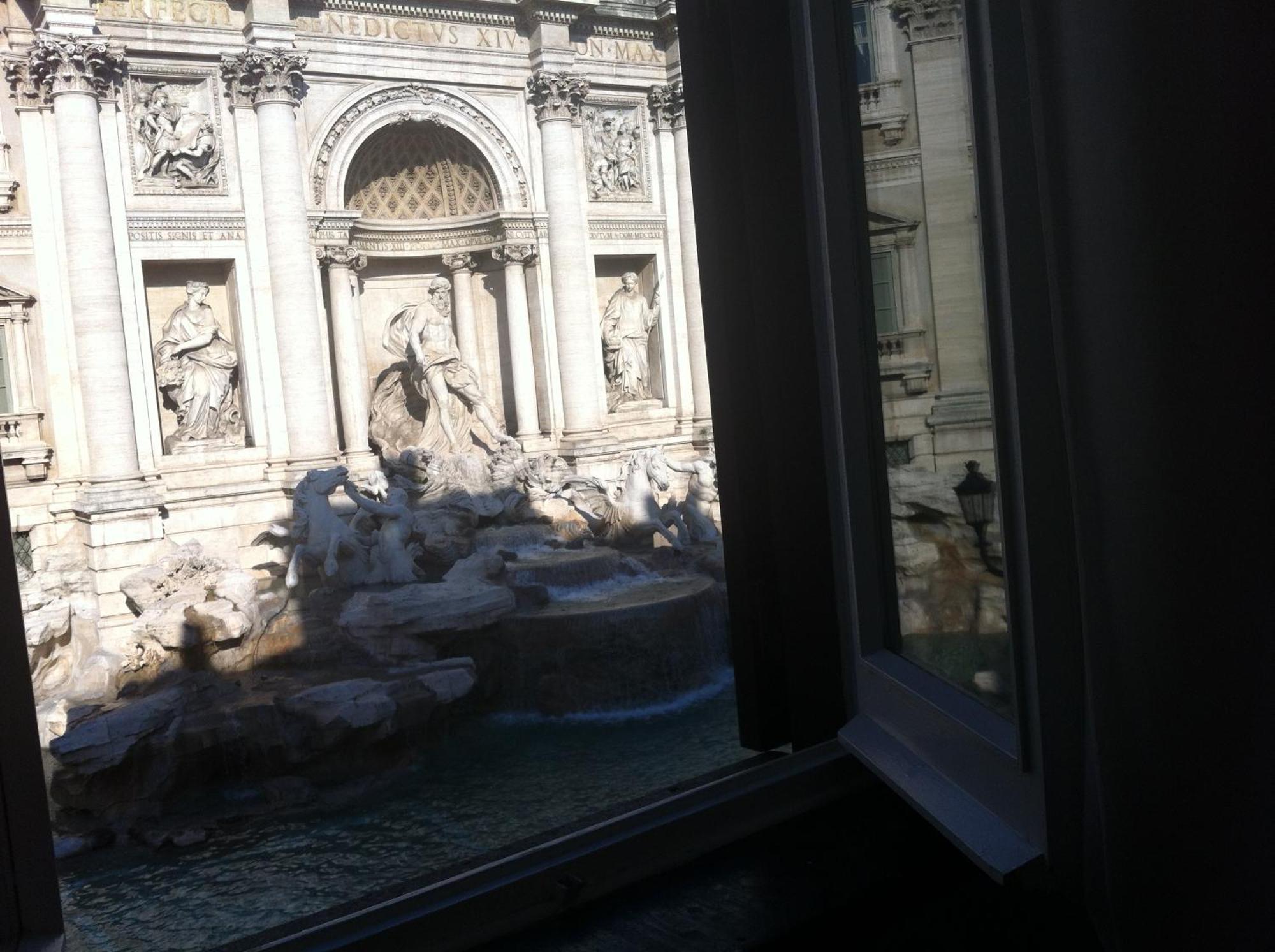 Double room Trevi Fountain View