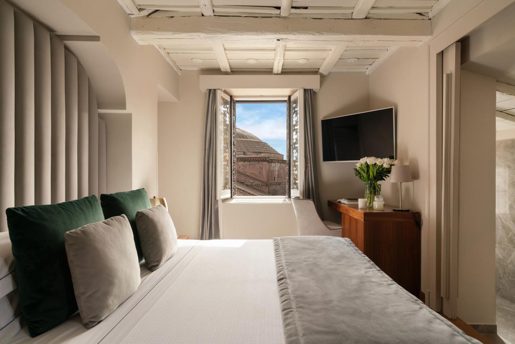 King Suite Balcony Separate Building