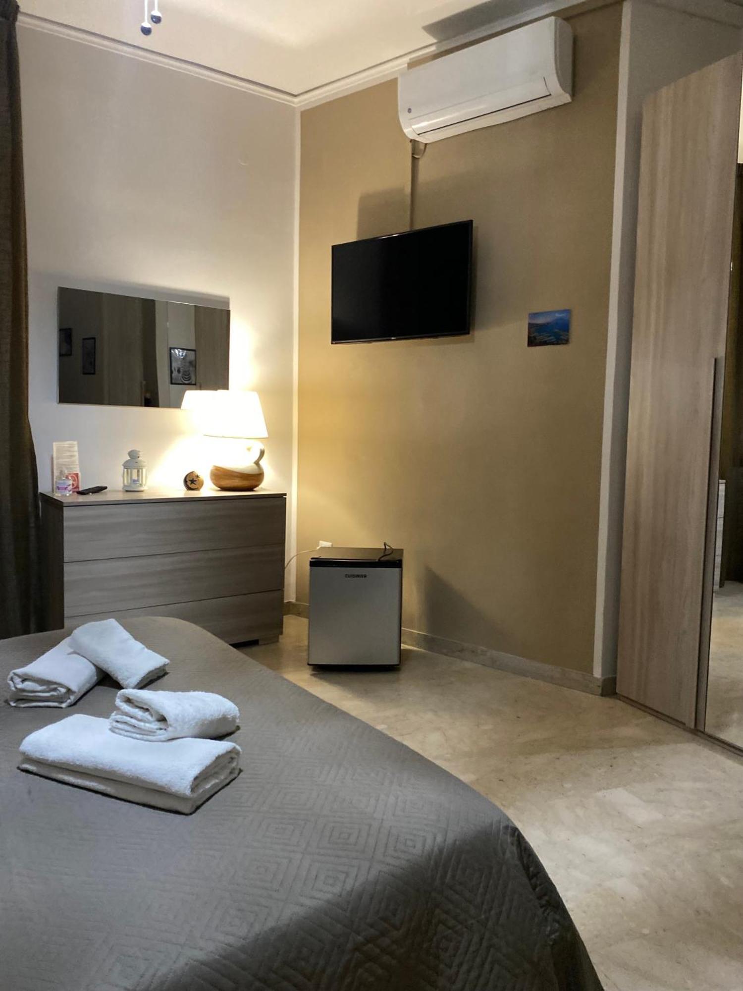 Large Double or Twin Room