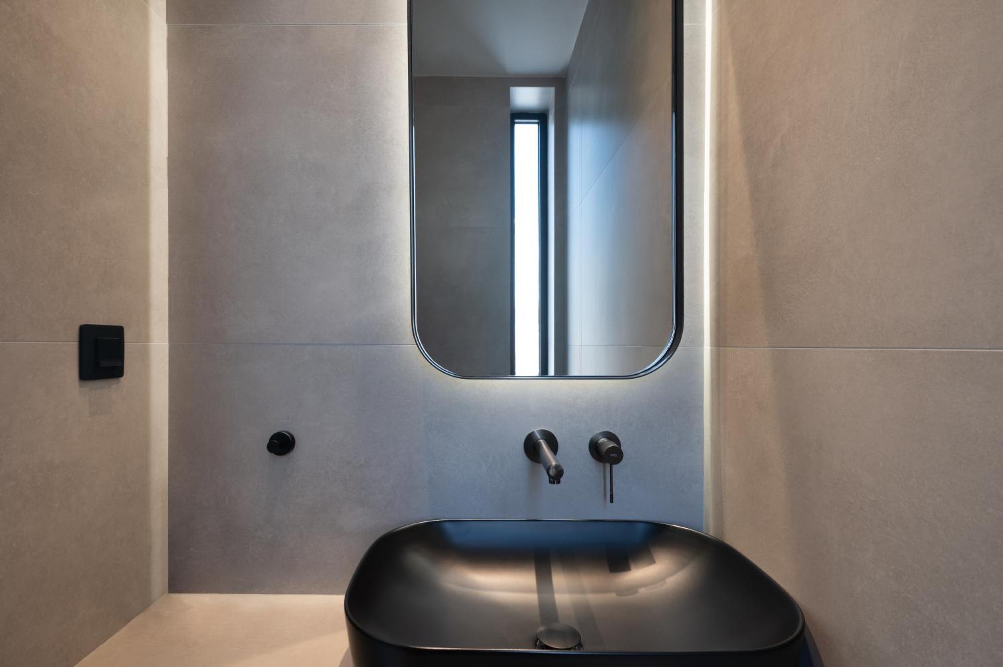 Deluxe Jacuzzi Suite