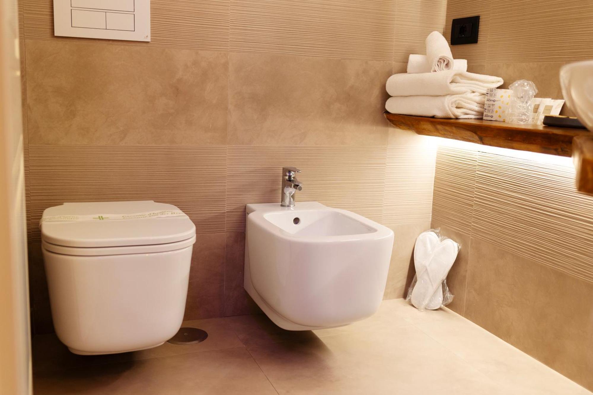 Deluxe Double or Twin Room City View