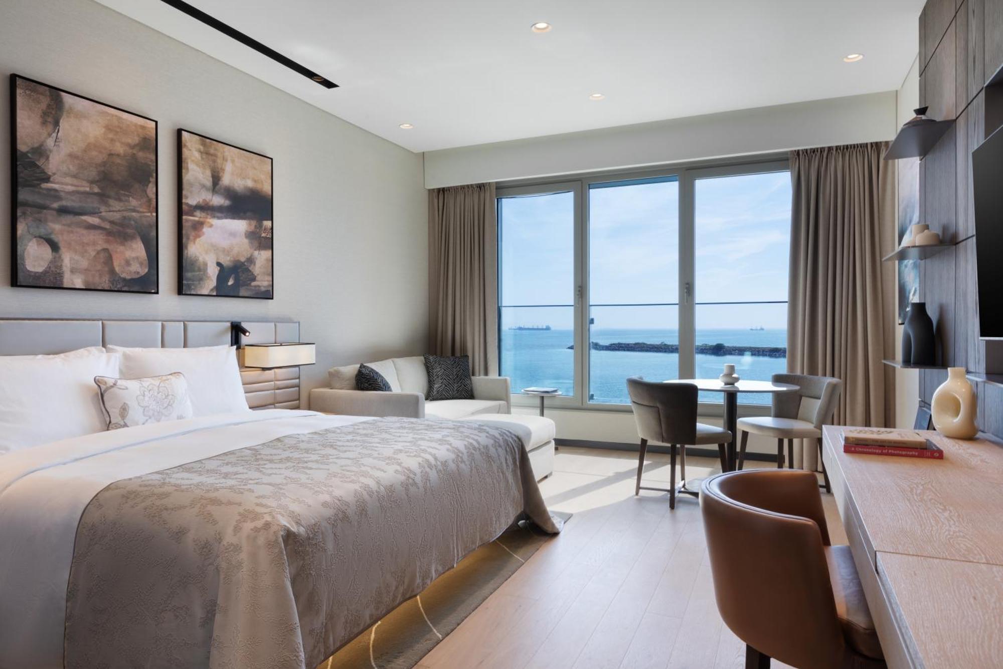 Cozy Studio Residence with Sea View – Executive Lounge Access