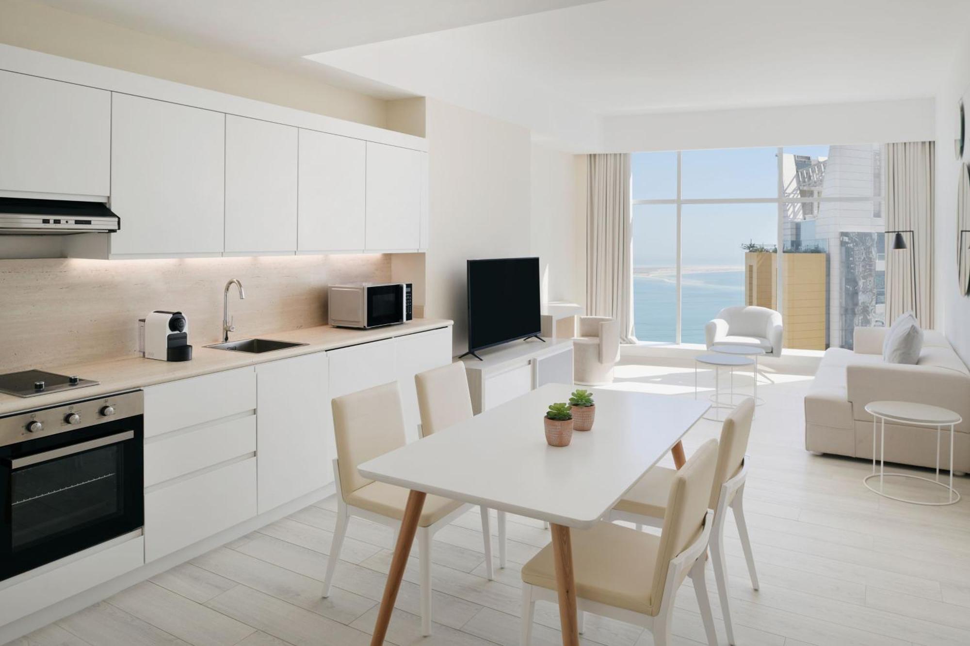 One Bedroom Apartment Partial Sea View Beach Access