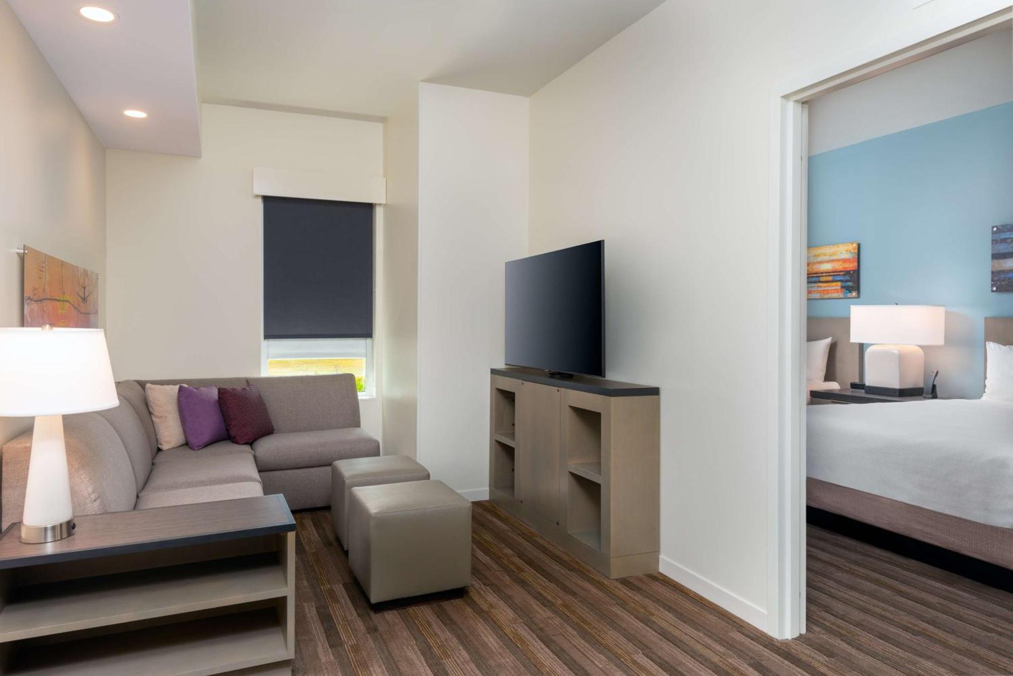 One Bedroom Kitchen Suite with Two Queen Beds and Sofa Bed