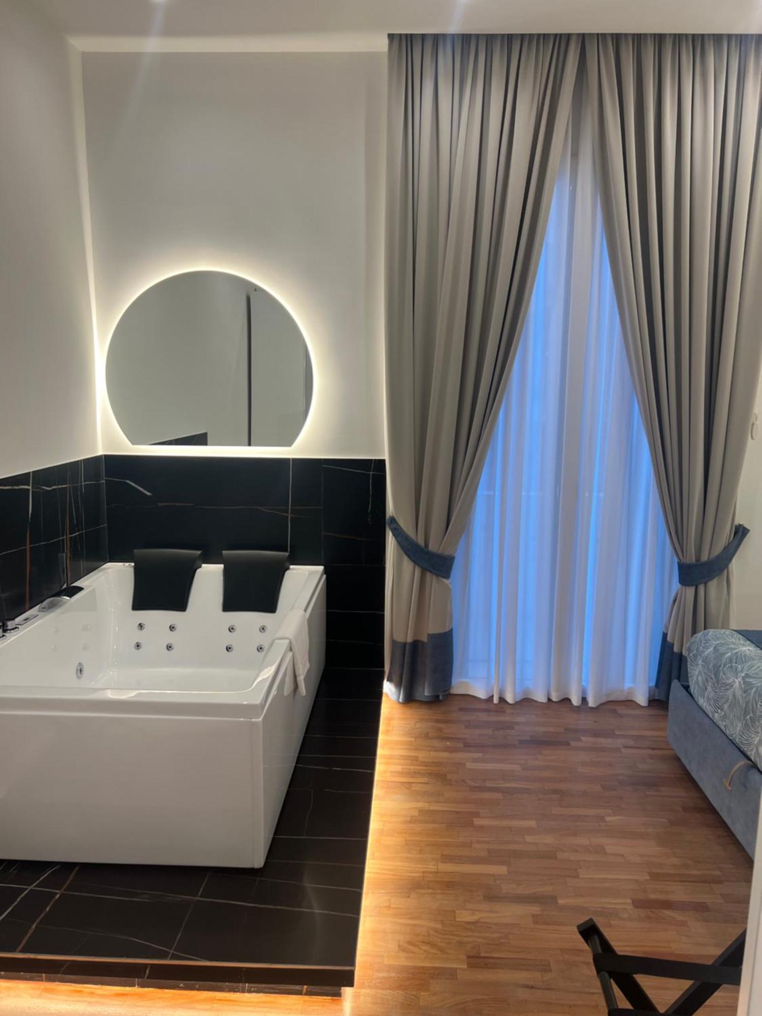 King Room Spa Bath