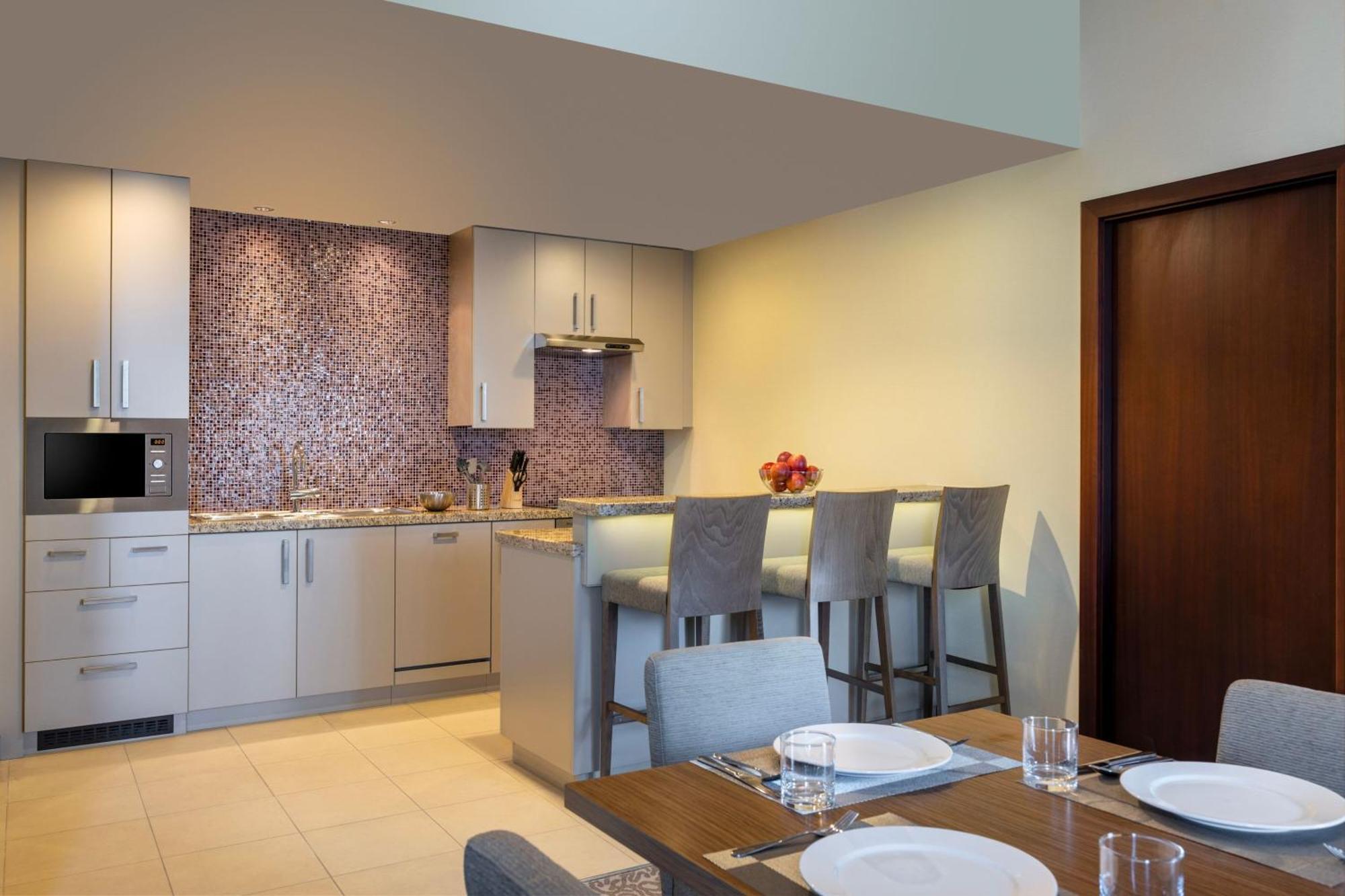 2 Bedroom Apartment Sea View 1 King 2 Single Beds