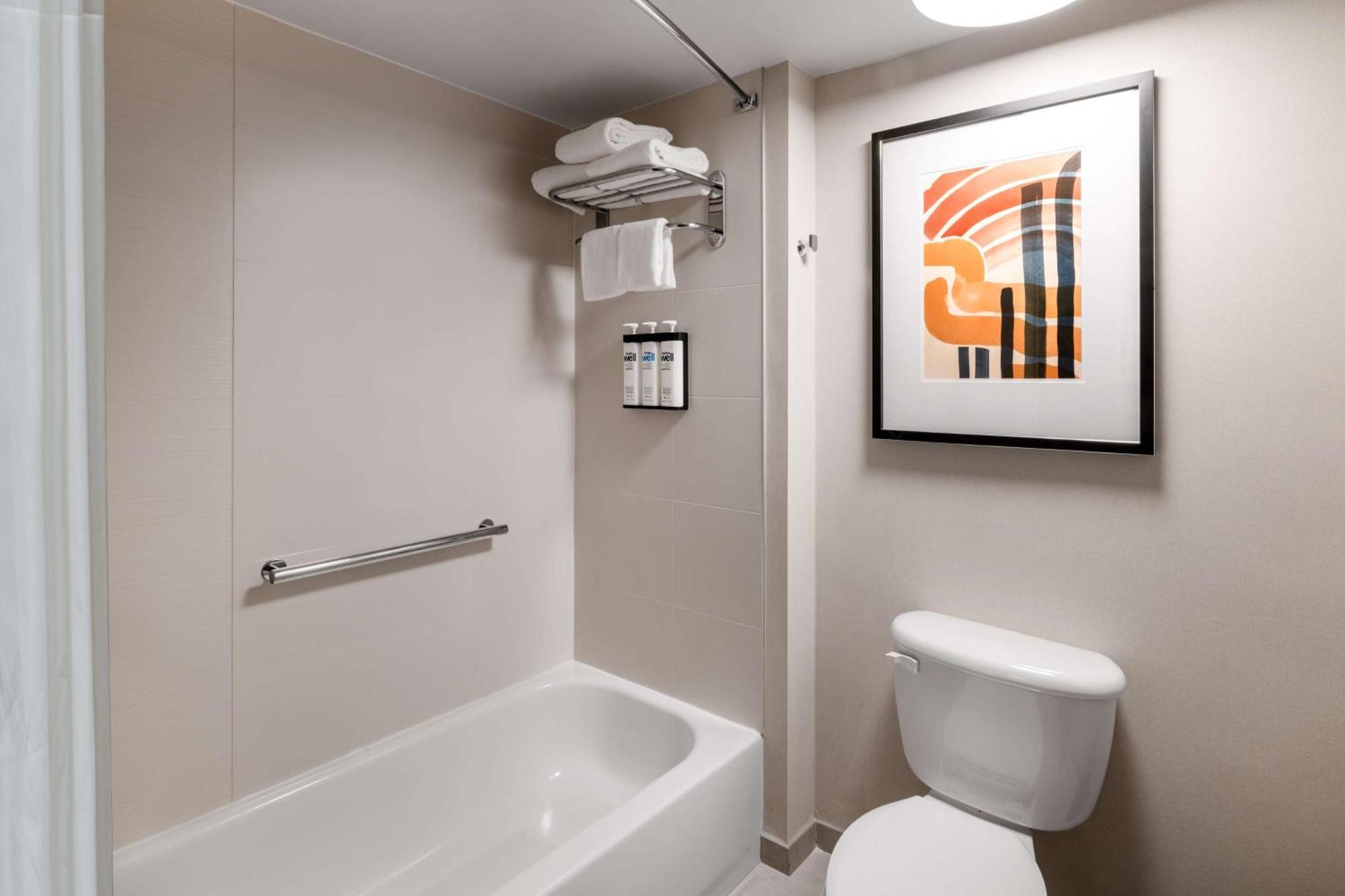 One Bedroom Kitchen Suite Two Queen Beds Sofa Bed