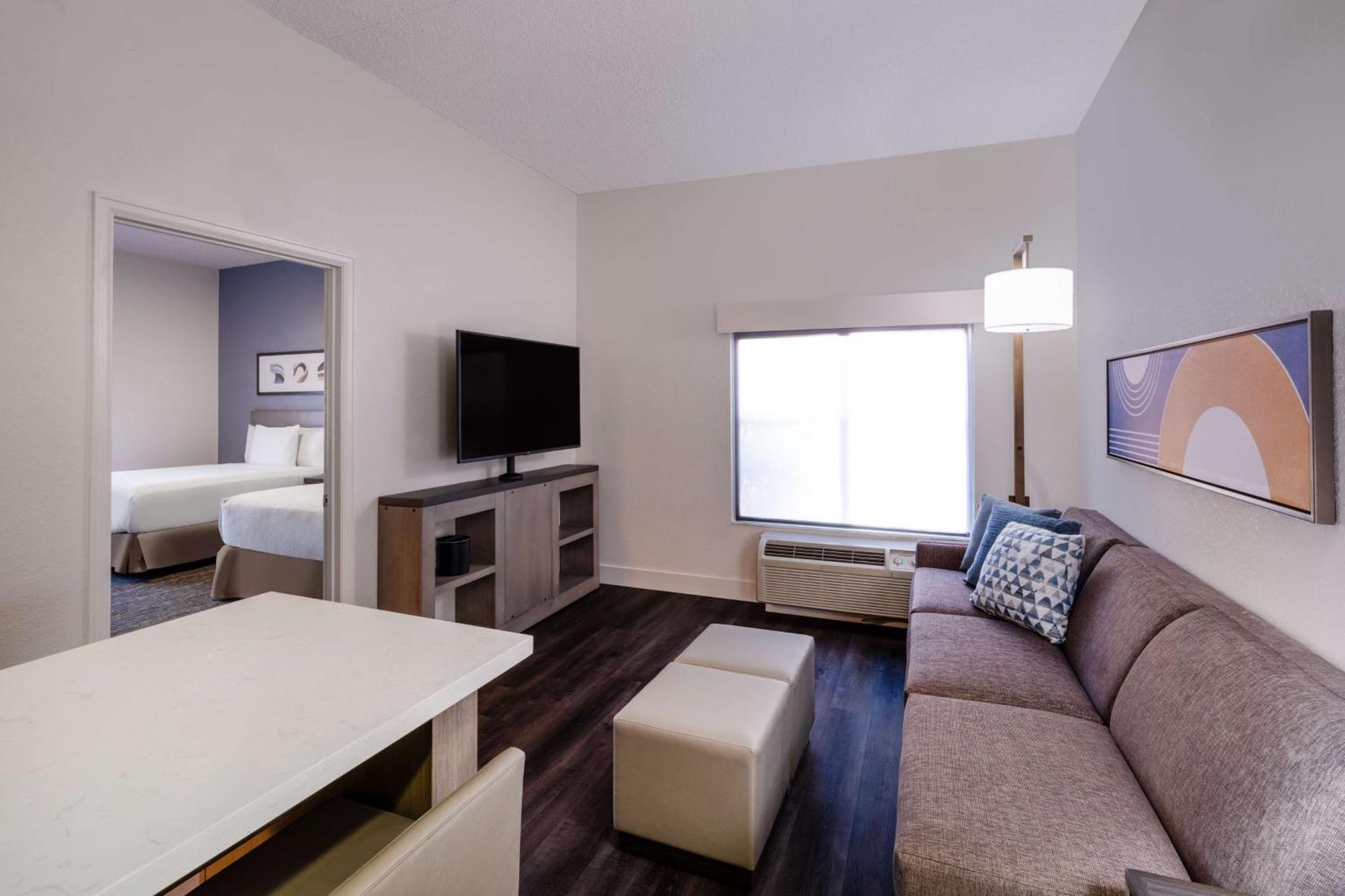 One Bedroom Kitchen Suite Two Queen Beds Sofa Bed