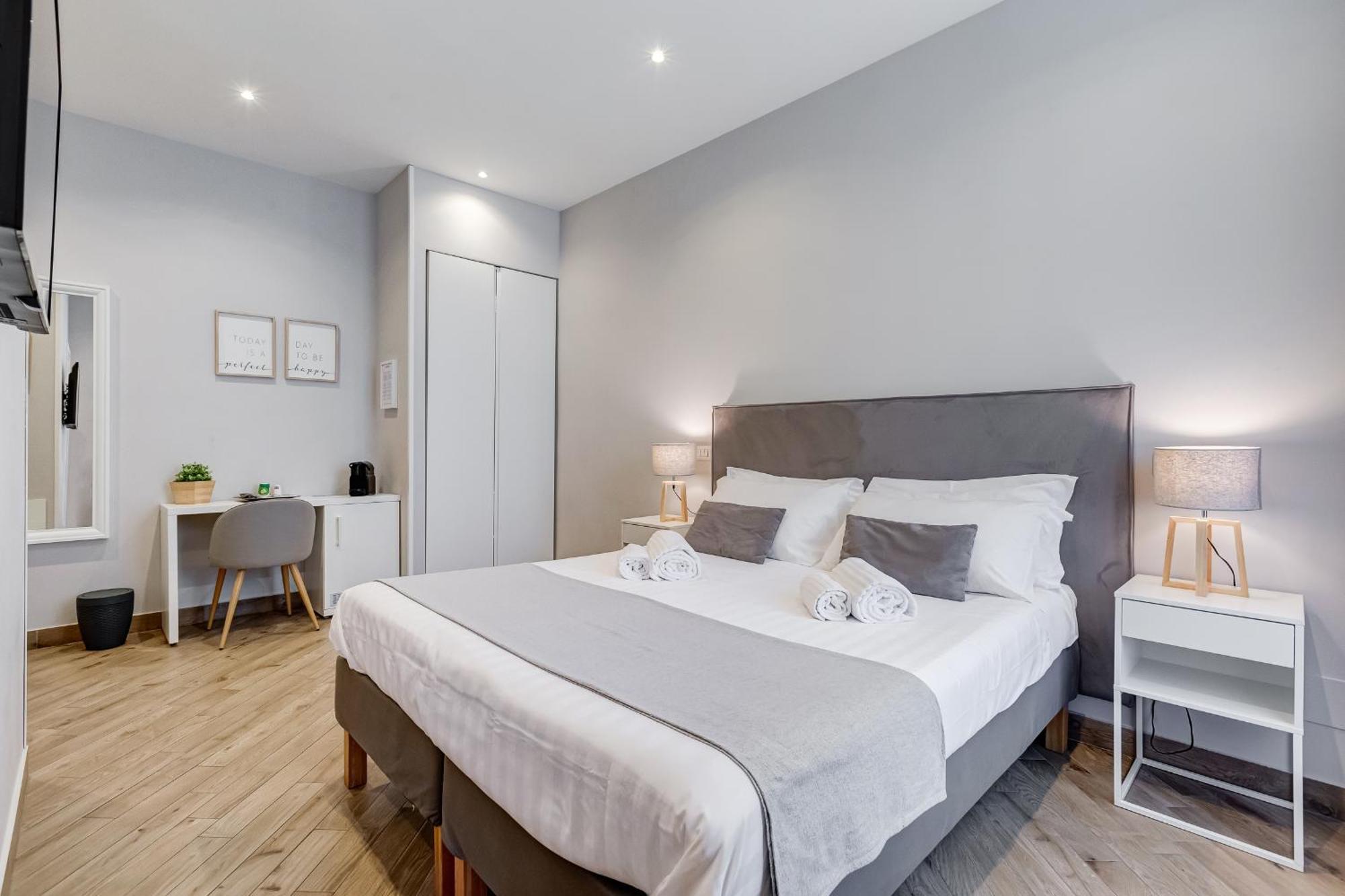 Deluxe Double or Twin Room