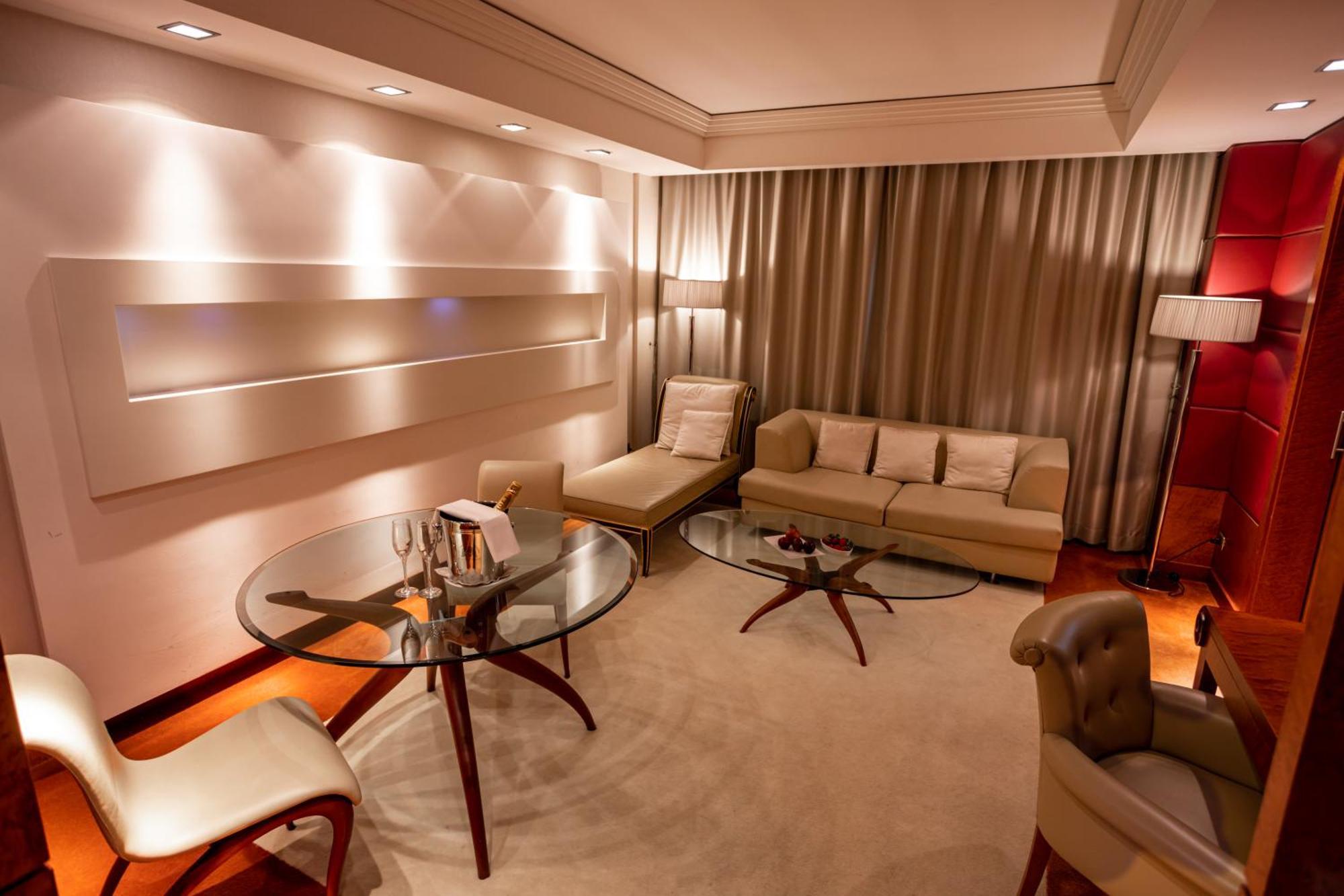 King Suite Whirlpool
