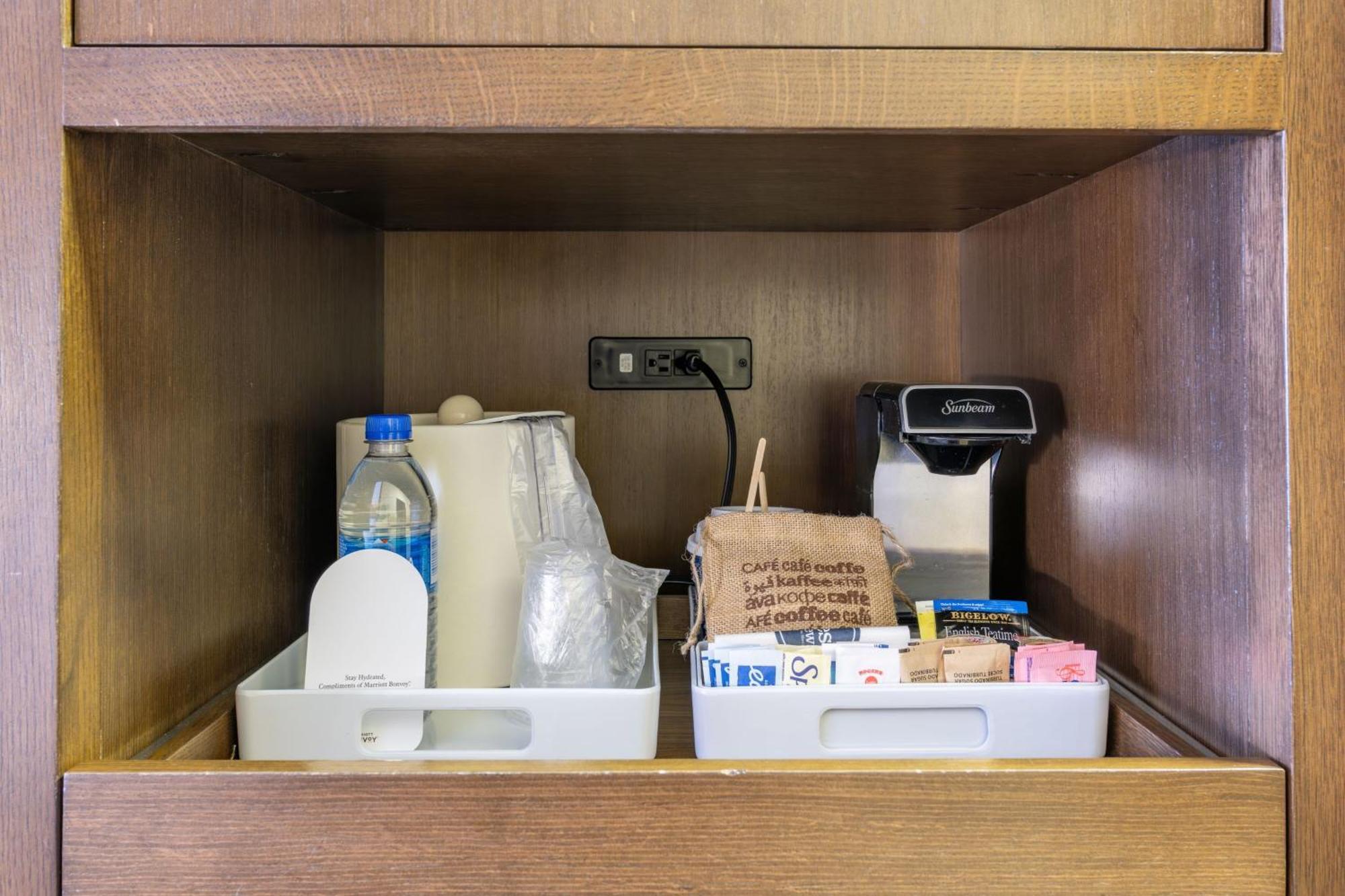 Traditional, Guest room, King,1550047000:JPEG