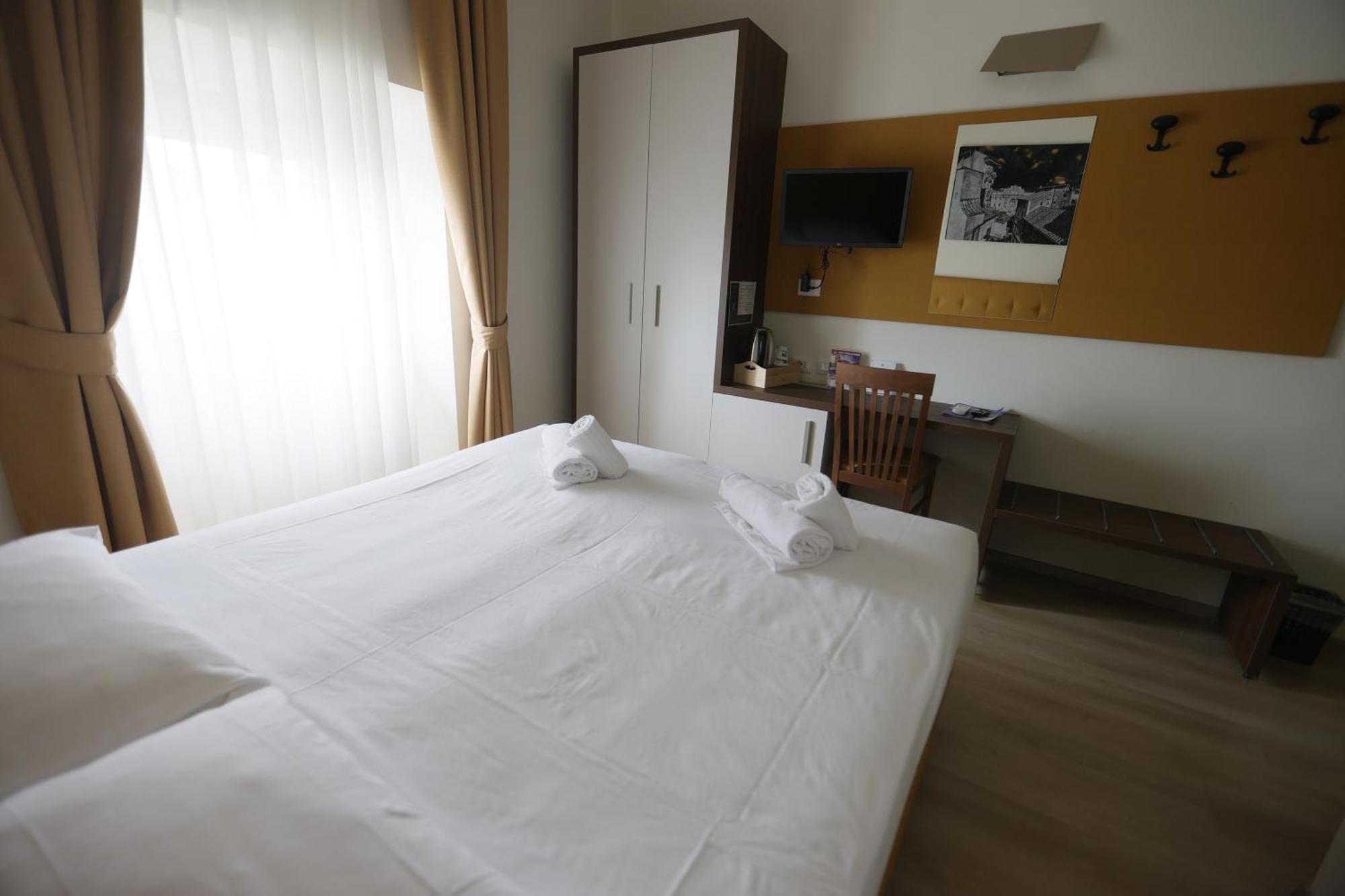Deluxe Double or Twin Room City View