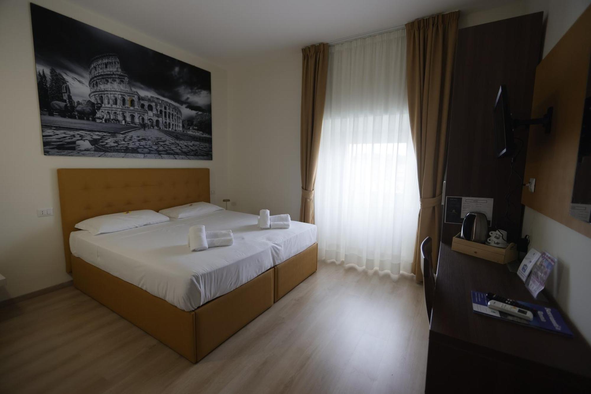 Deluxe Double or Twin Room City View