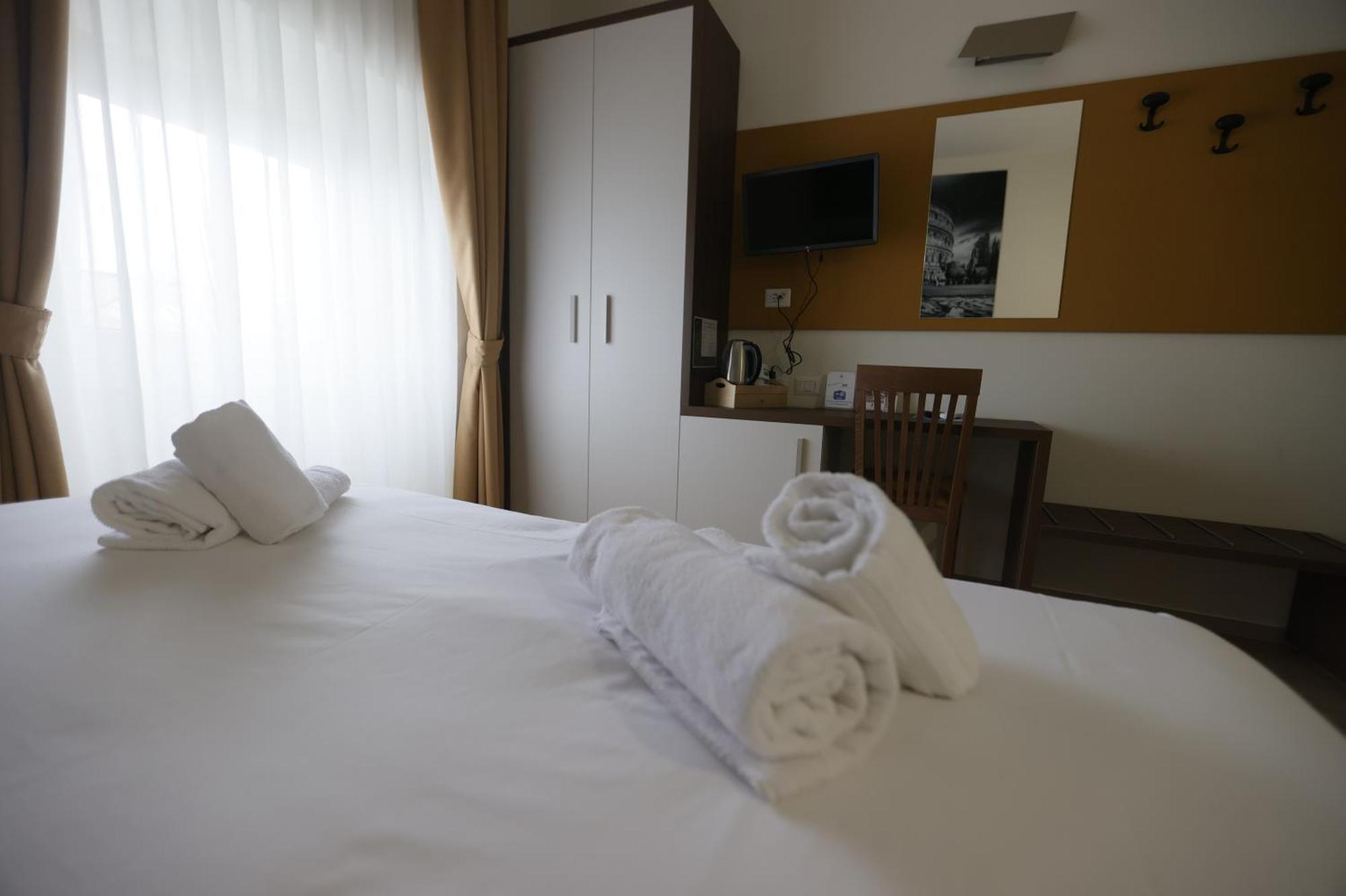 Deluxe Double or Twin Room City View