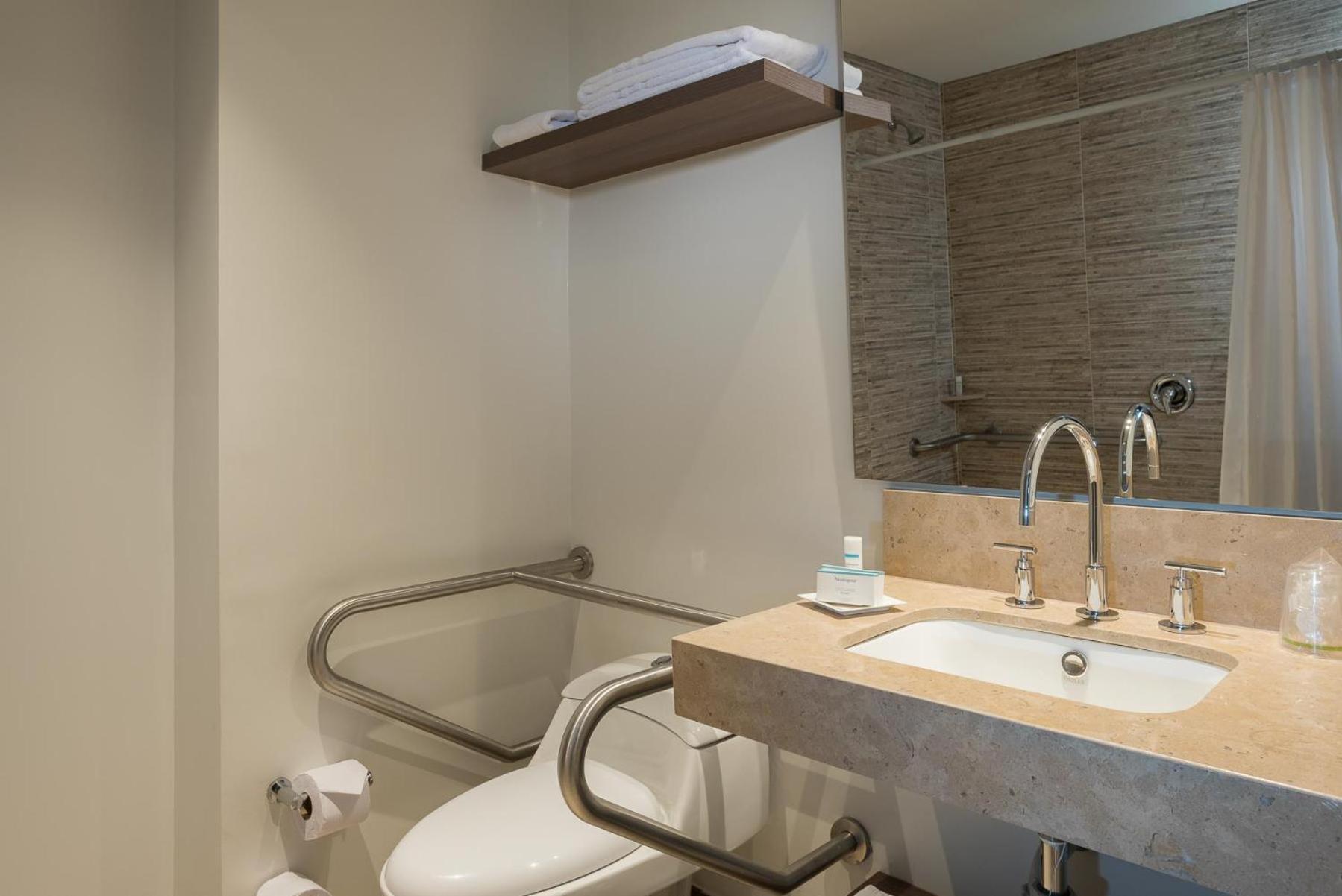 Queen Room Roll Shower Mobility Accessible or Non-Smoking