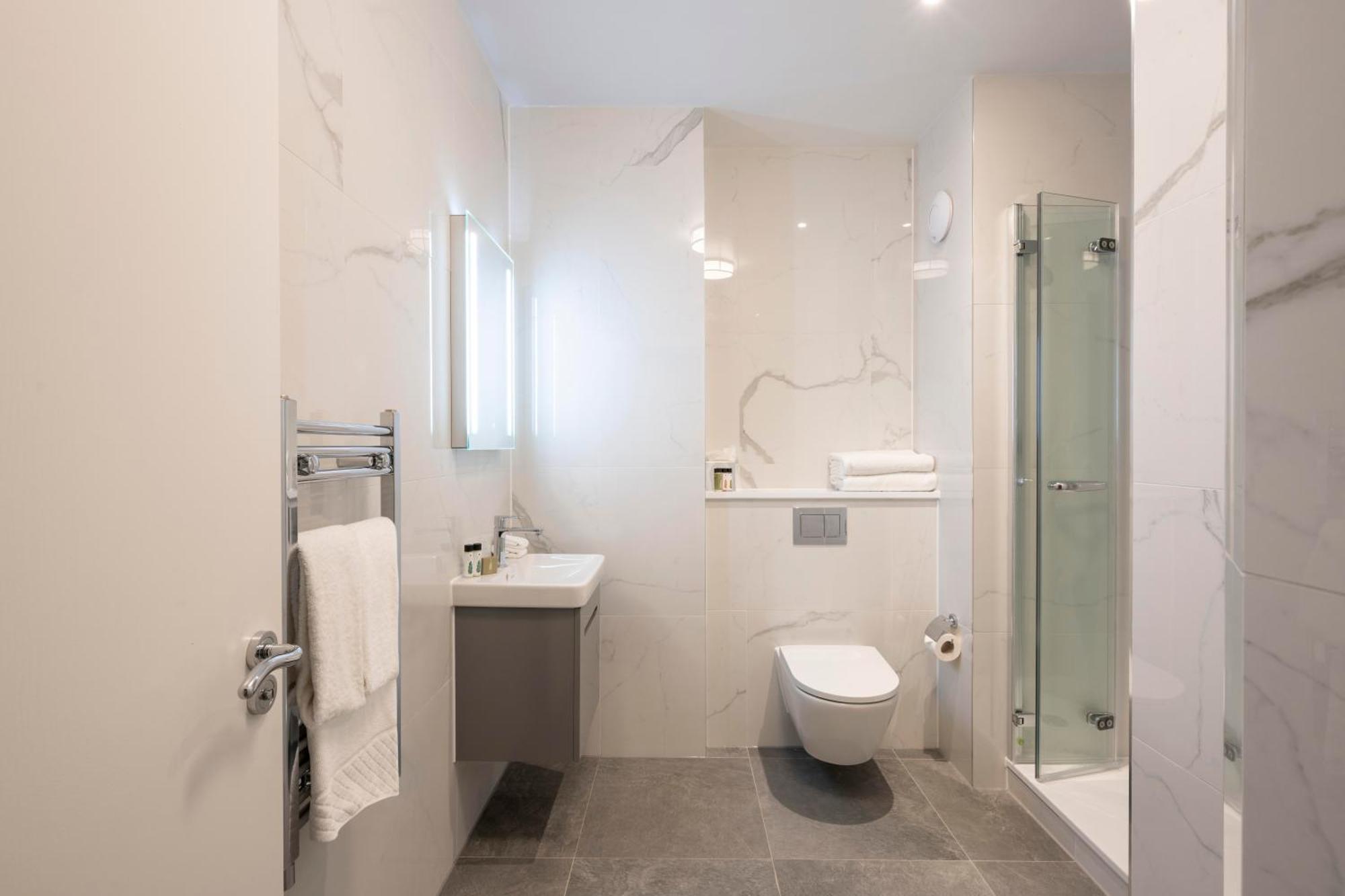 Family Apartment with Kitchen, Tower View