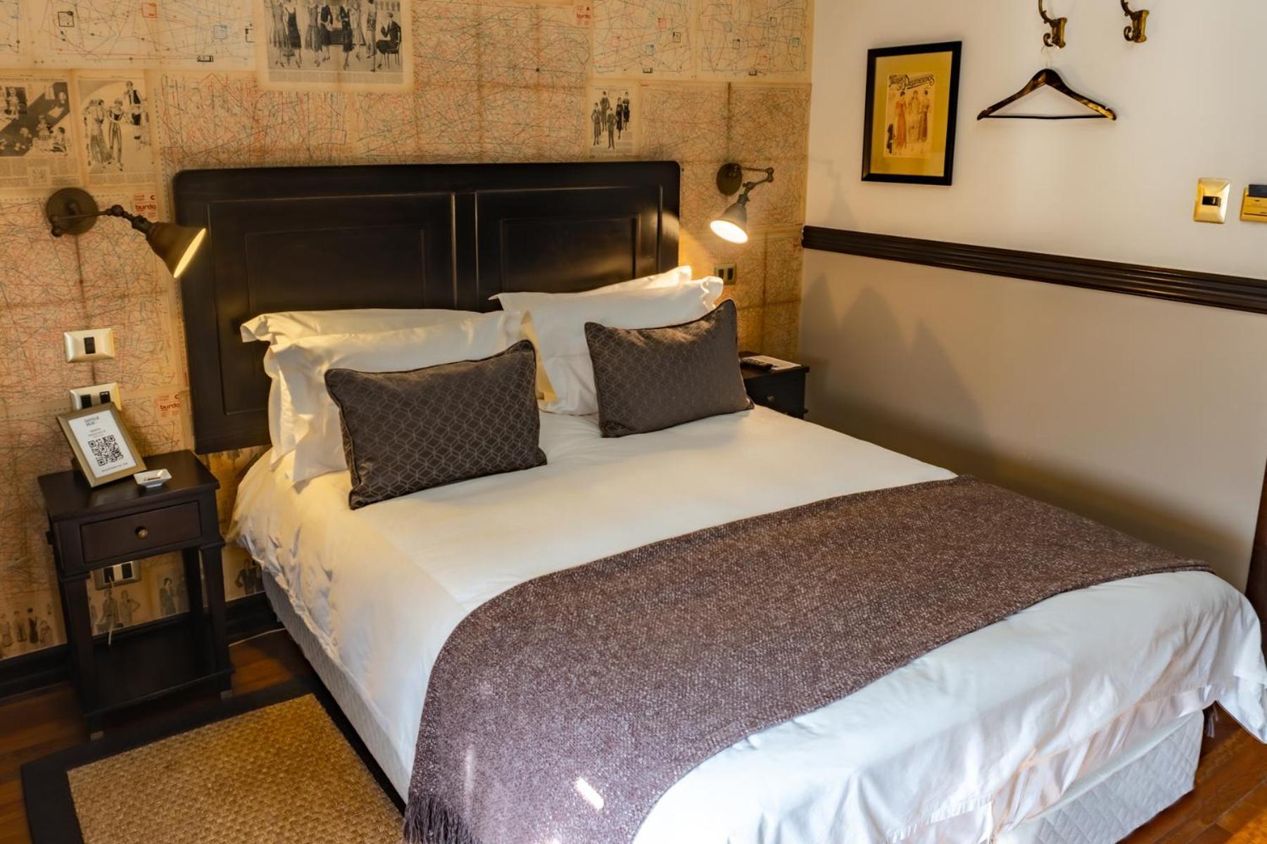 Standard Queen Room