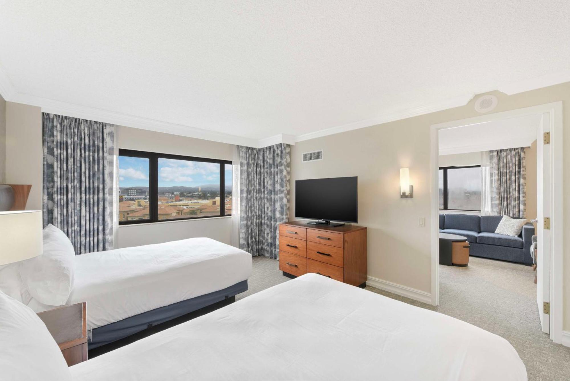 One-Bedroom Suite Parlor