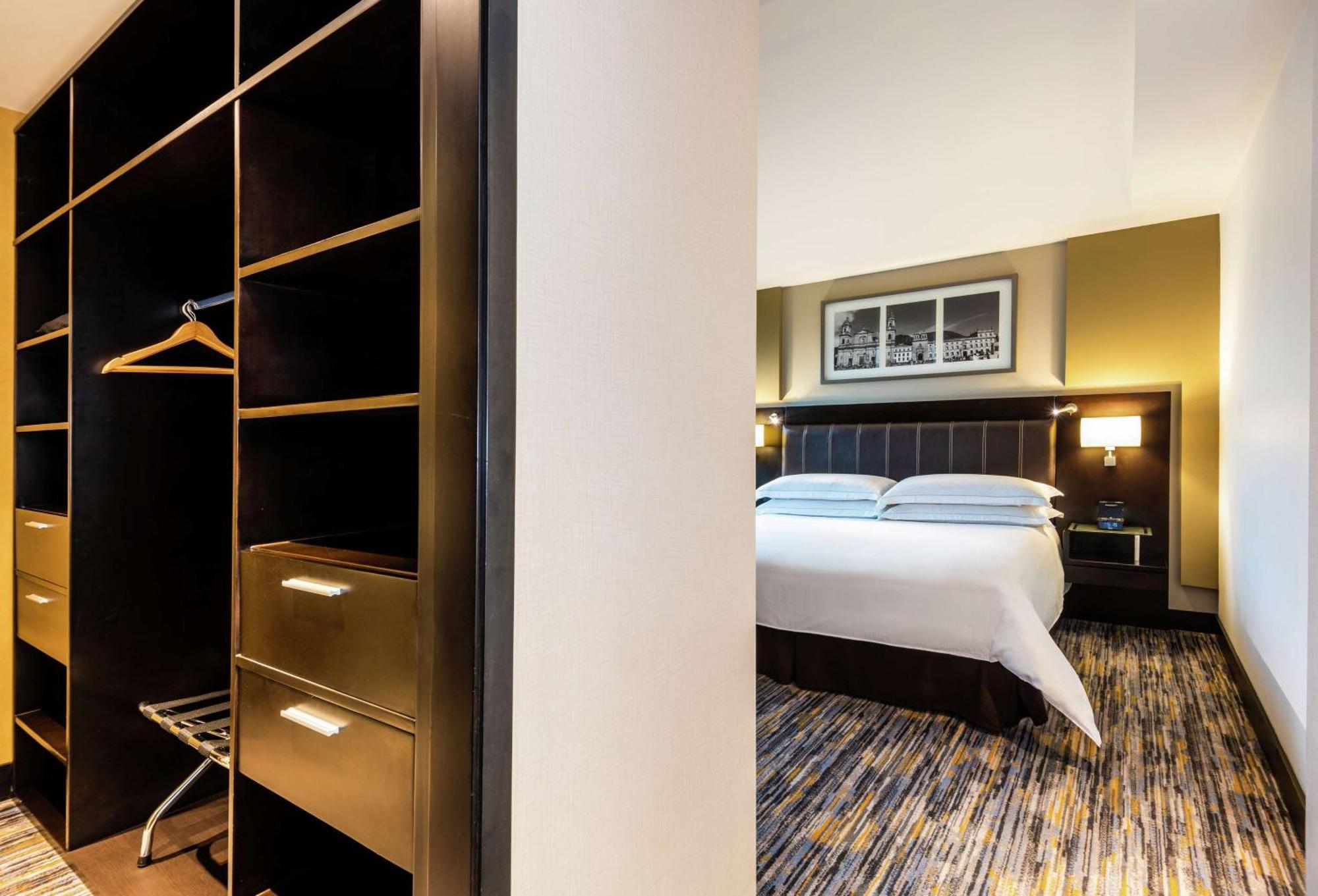 One-Bedroom King Suite