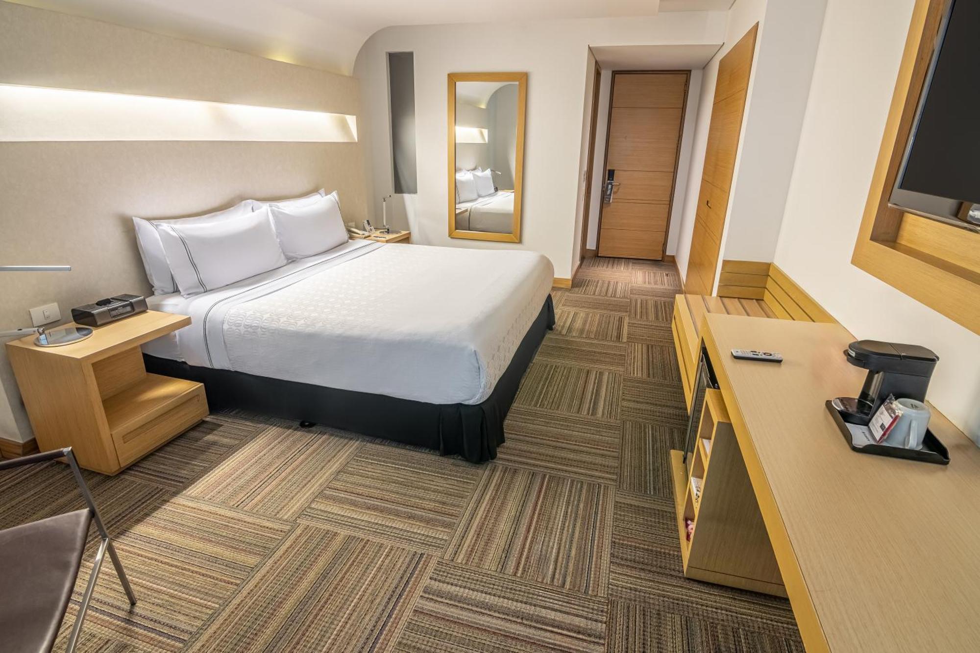 Superior King Room