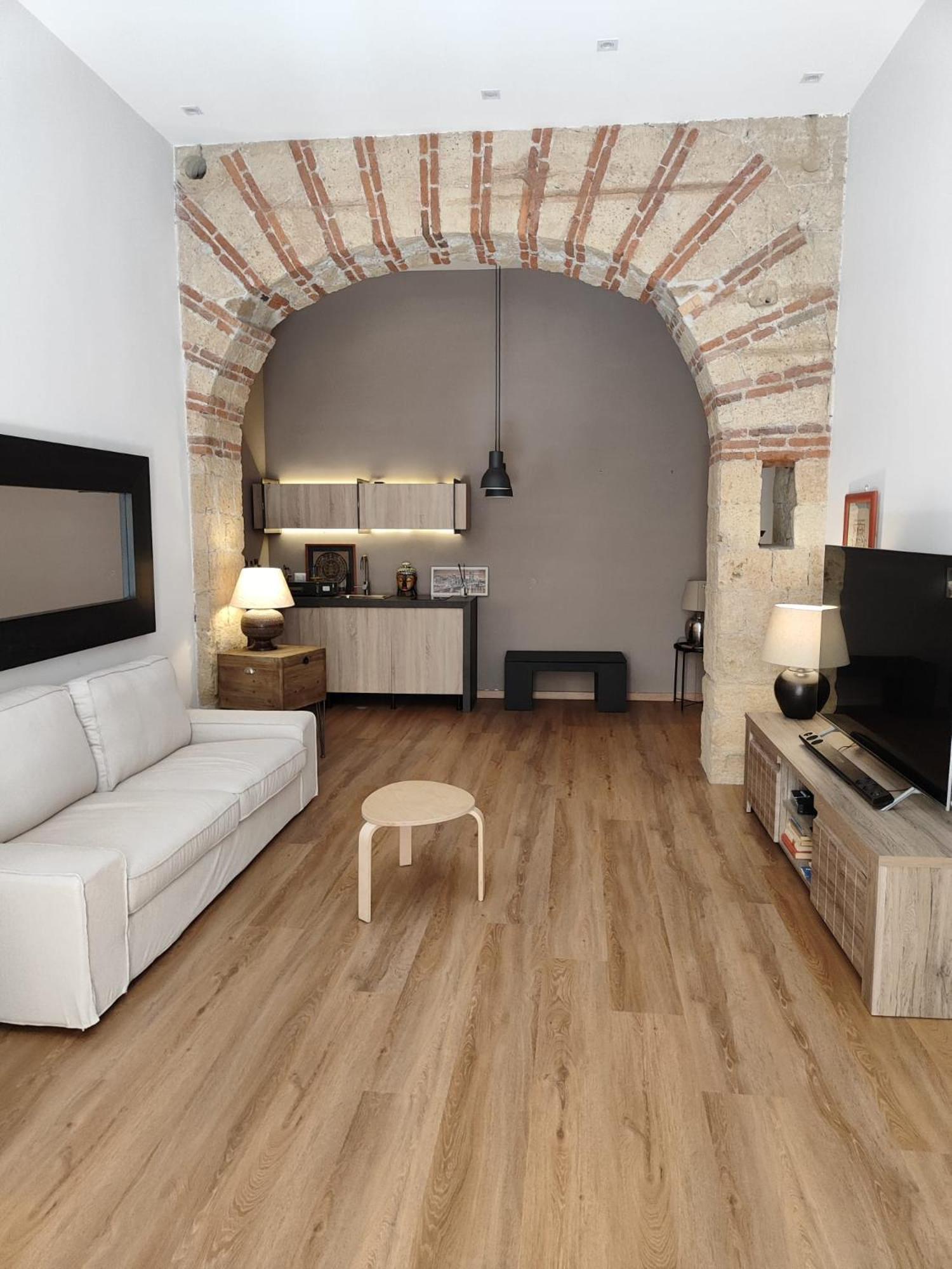 Deluxe Apartment