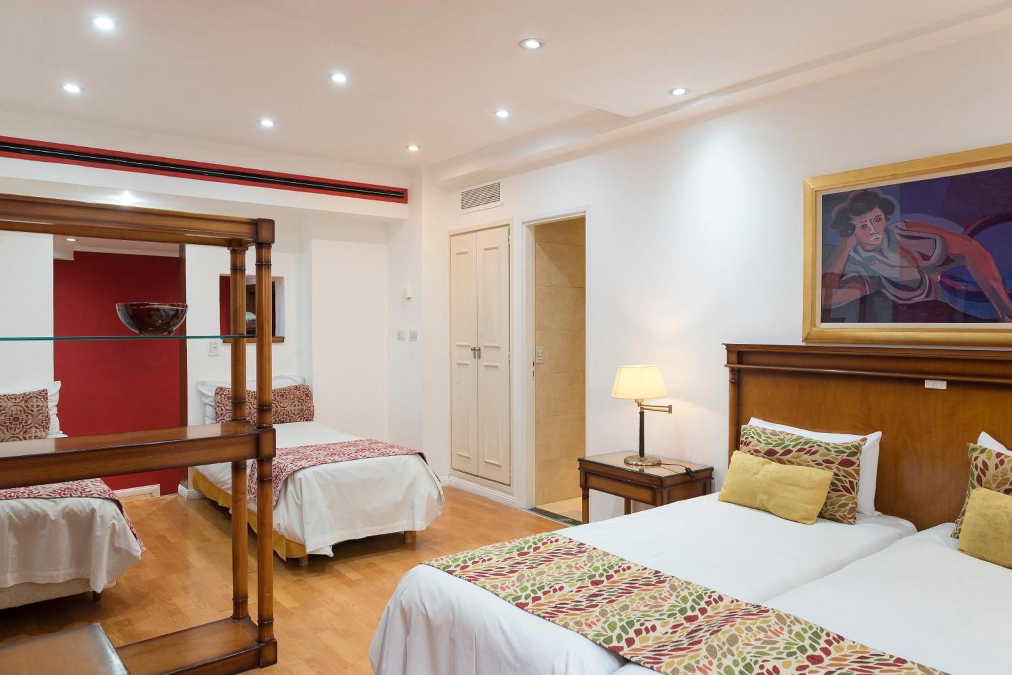 Quadruple Room,1710419307:JPEG